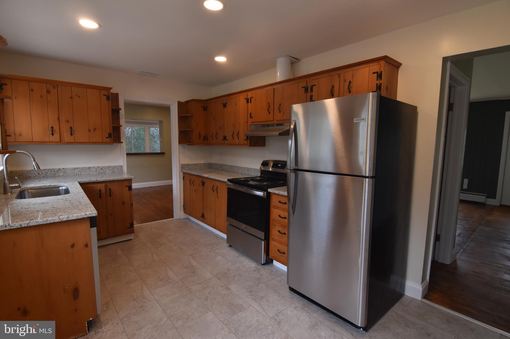 TOWN CREEK - Residential Lease