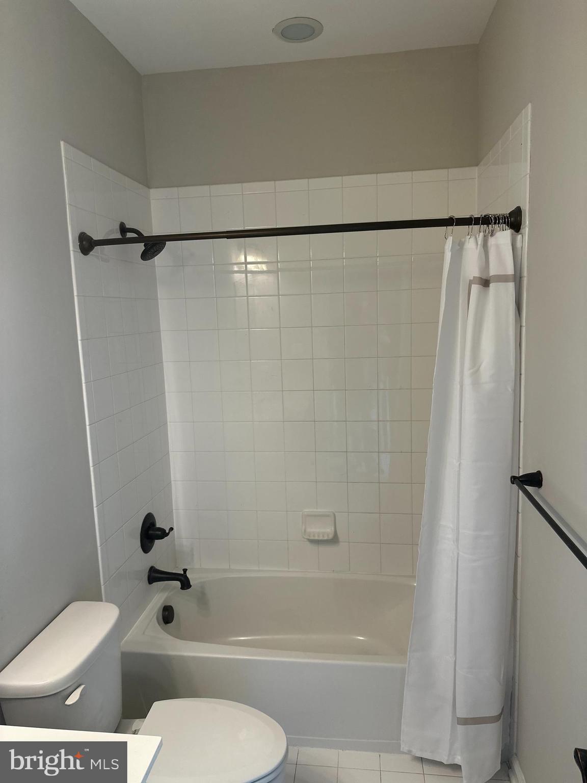 CREEKSIDE VILLAGE AT TANYARD SPRINGS - Residential