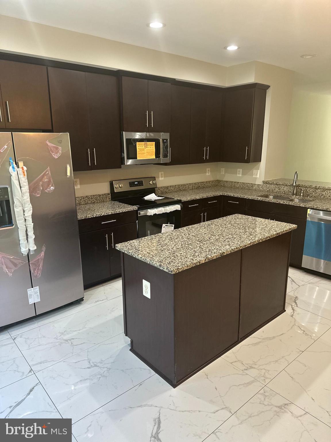 CREEKSIDE VILLAGE AT TANYARD SPRINGS - Residential