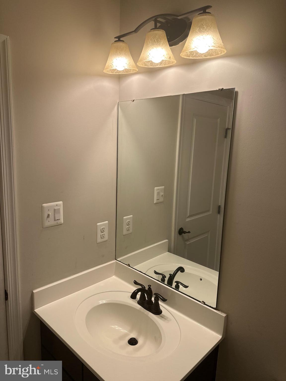 CREEKSIDE VILLAGE AT TANYARD SPRINGS - Residential