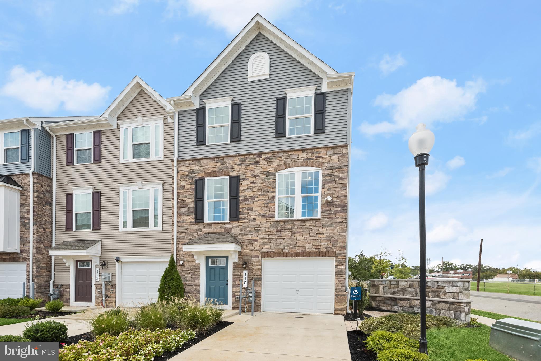 ANCHOR POINT - Residential