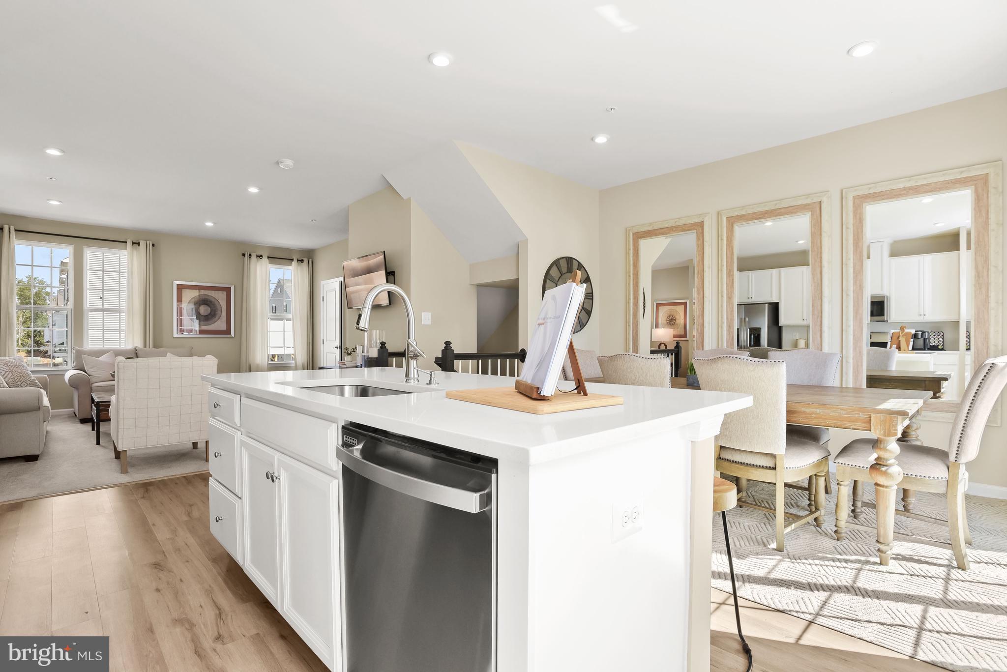 ANCHOR POINT - Residential