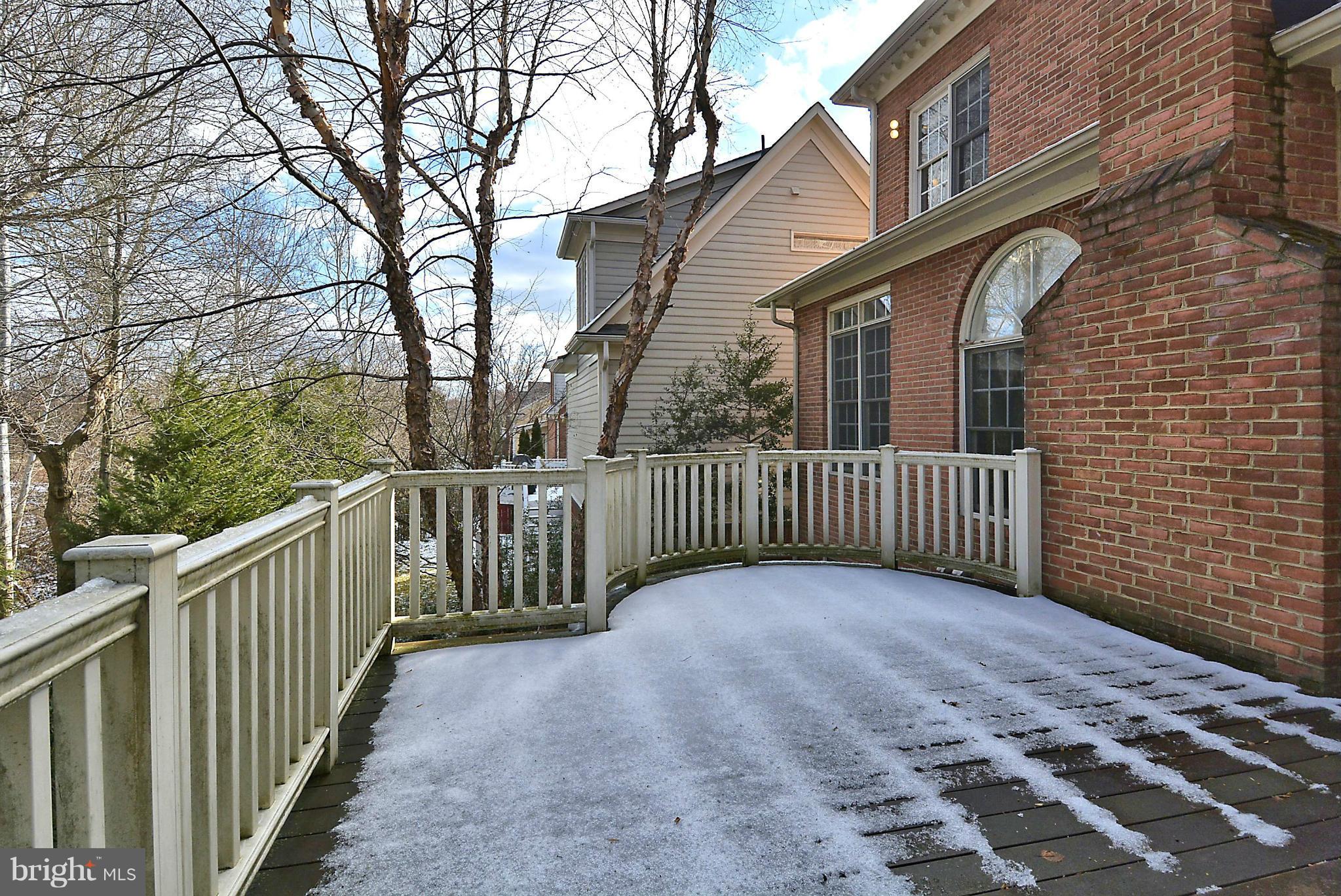 CHEVY CHASE COMMONS - Residential