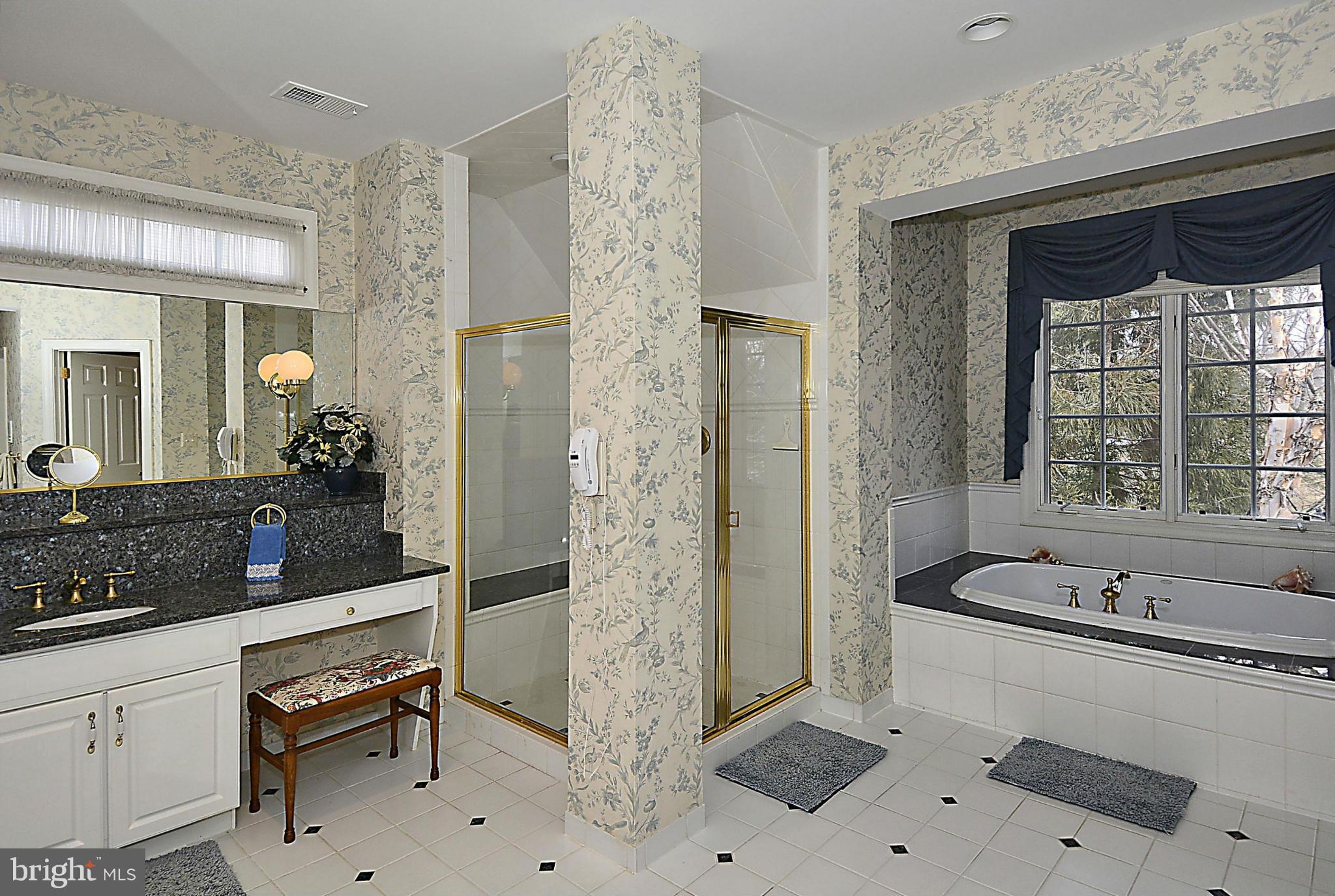 CHEVY CHASE COMMONS - Residential