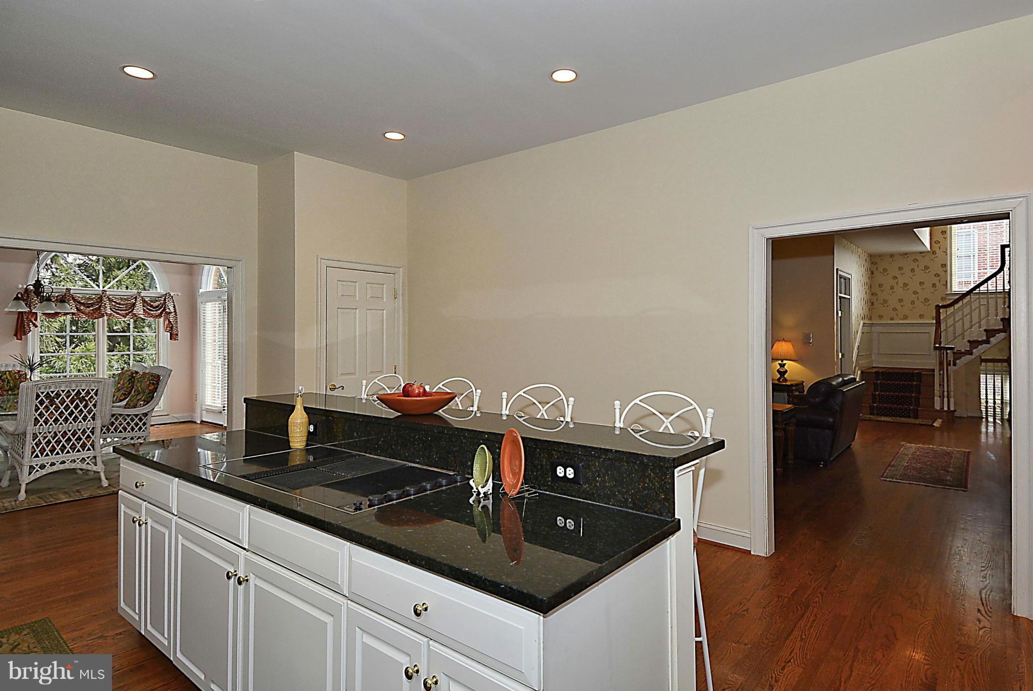 CHEVY CHASE COMMONS - Residential