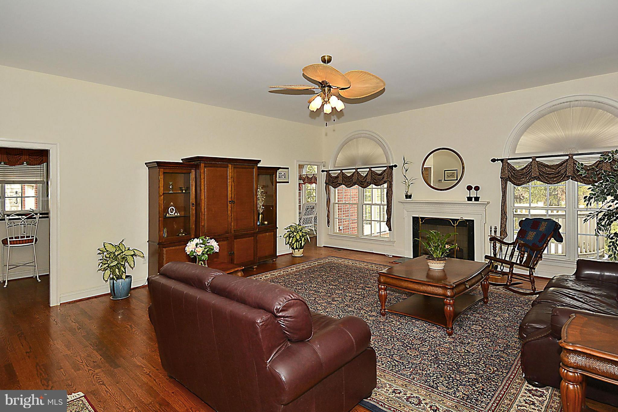 CHEVY CHASE COMMONS - Residential