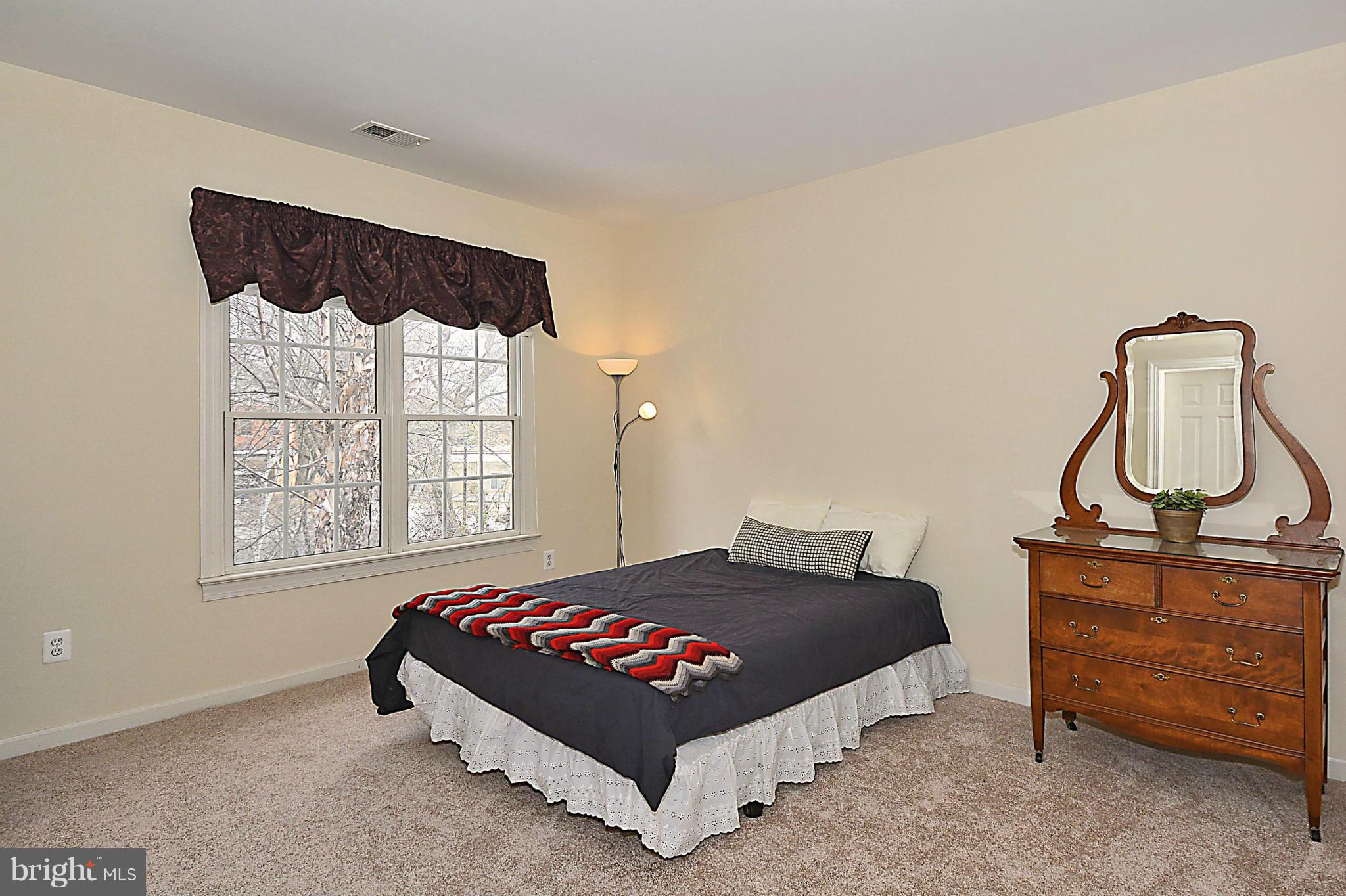 CHEVY CHASE COMMONS - Residential