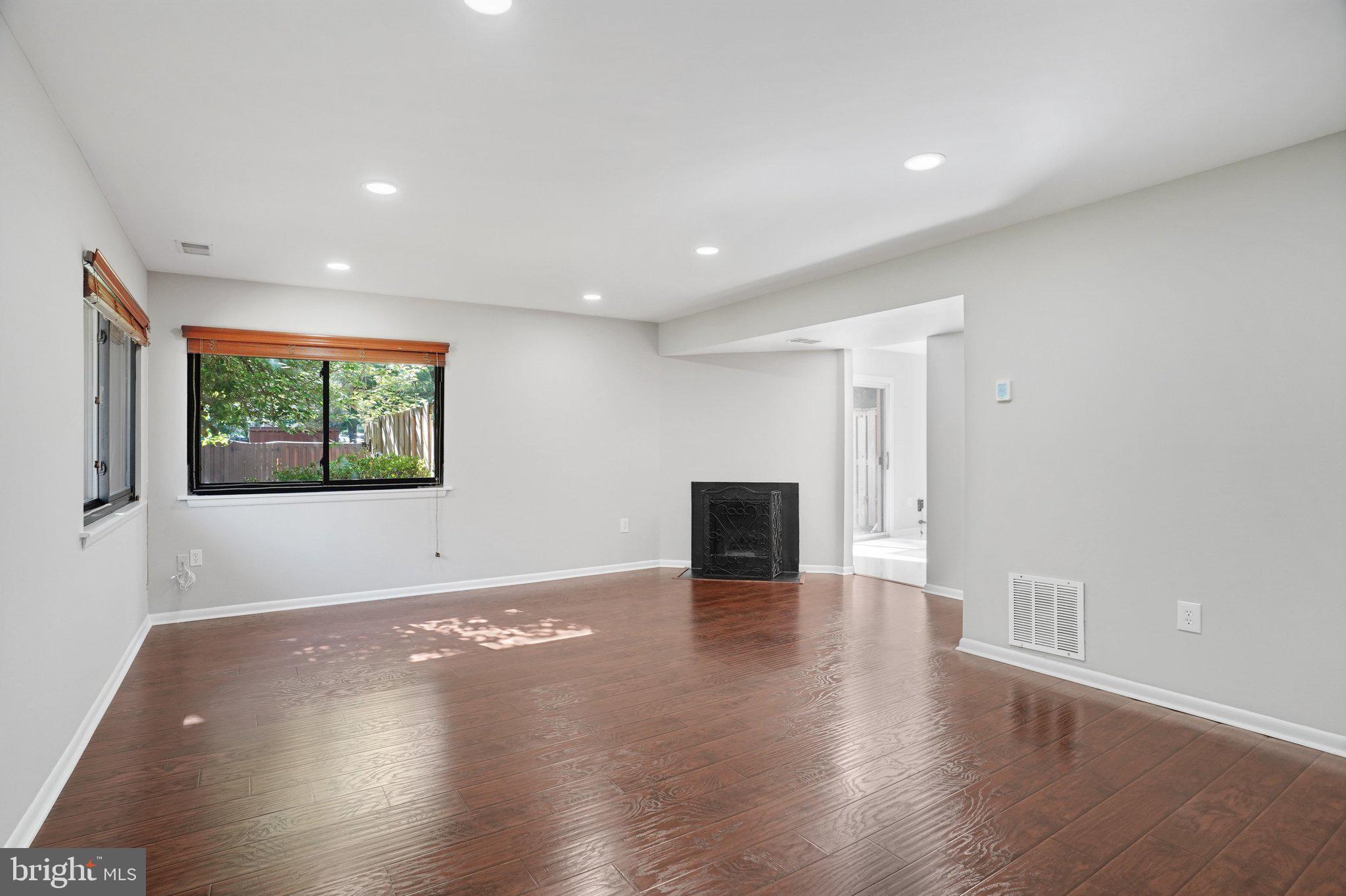 BURKE CENTRE - Residential