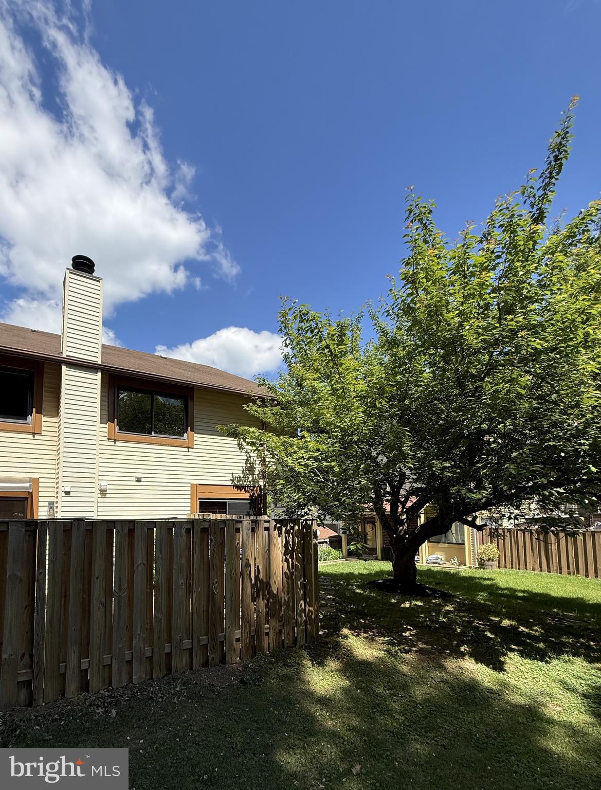 5693 SUMMER OAK WAY