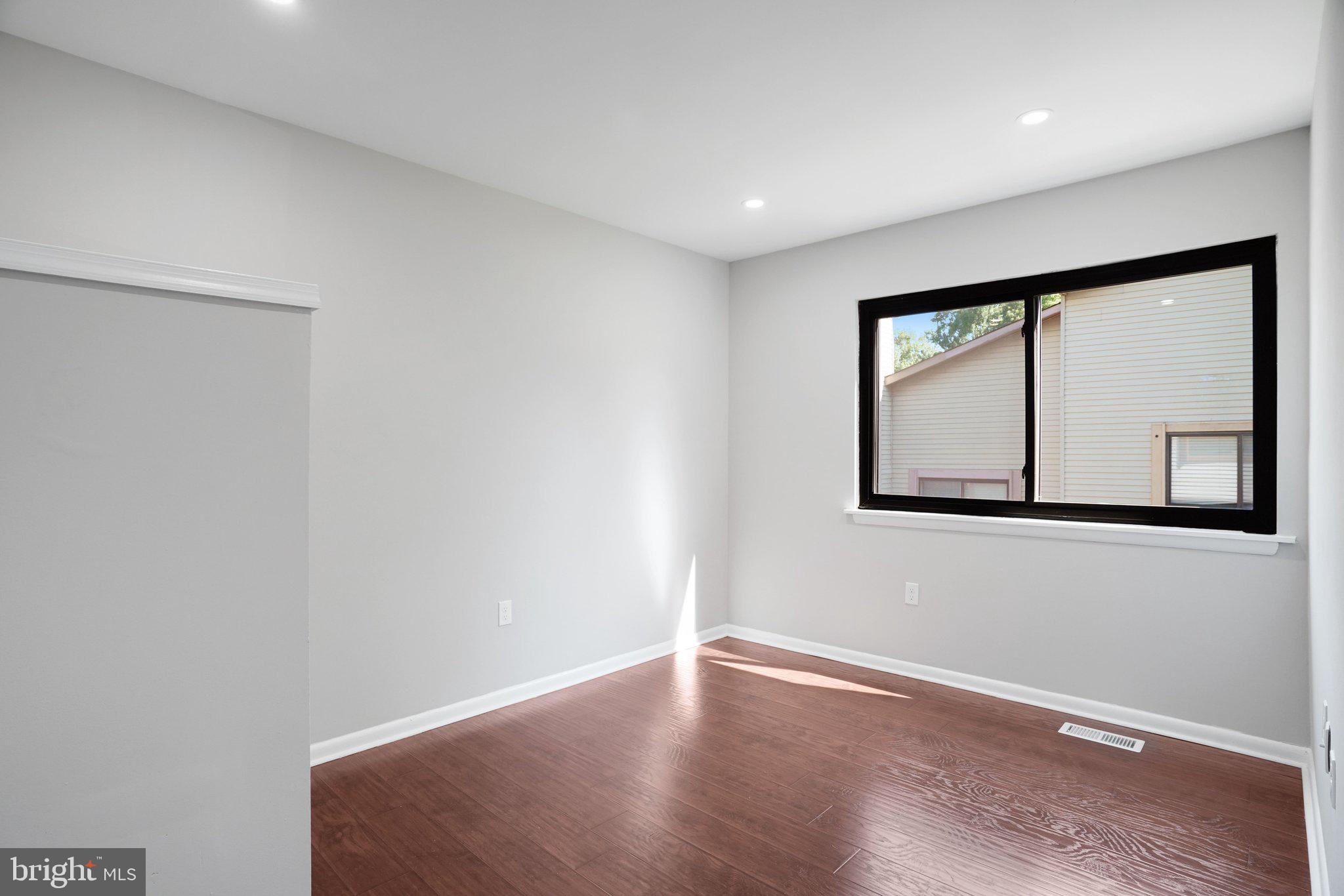 BURKE CENTRE - Residential