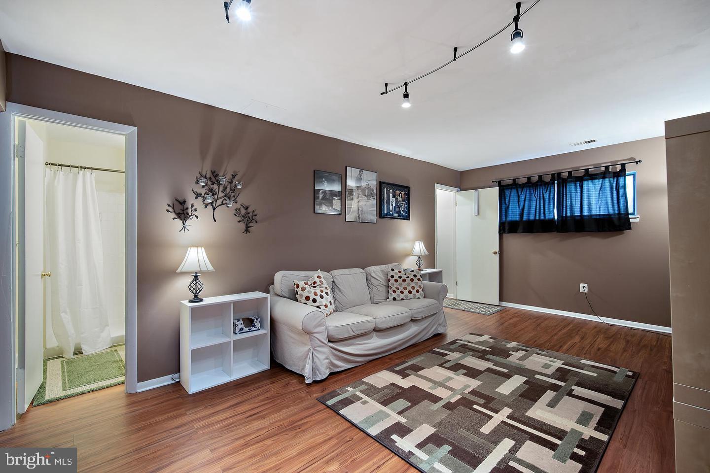 NORTH CREEK - Residential Lease