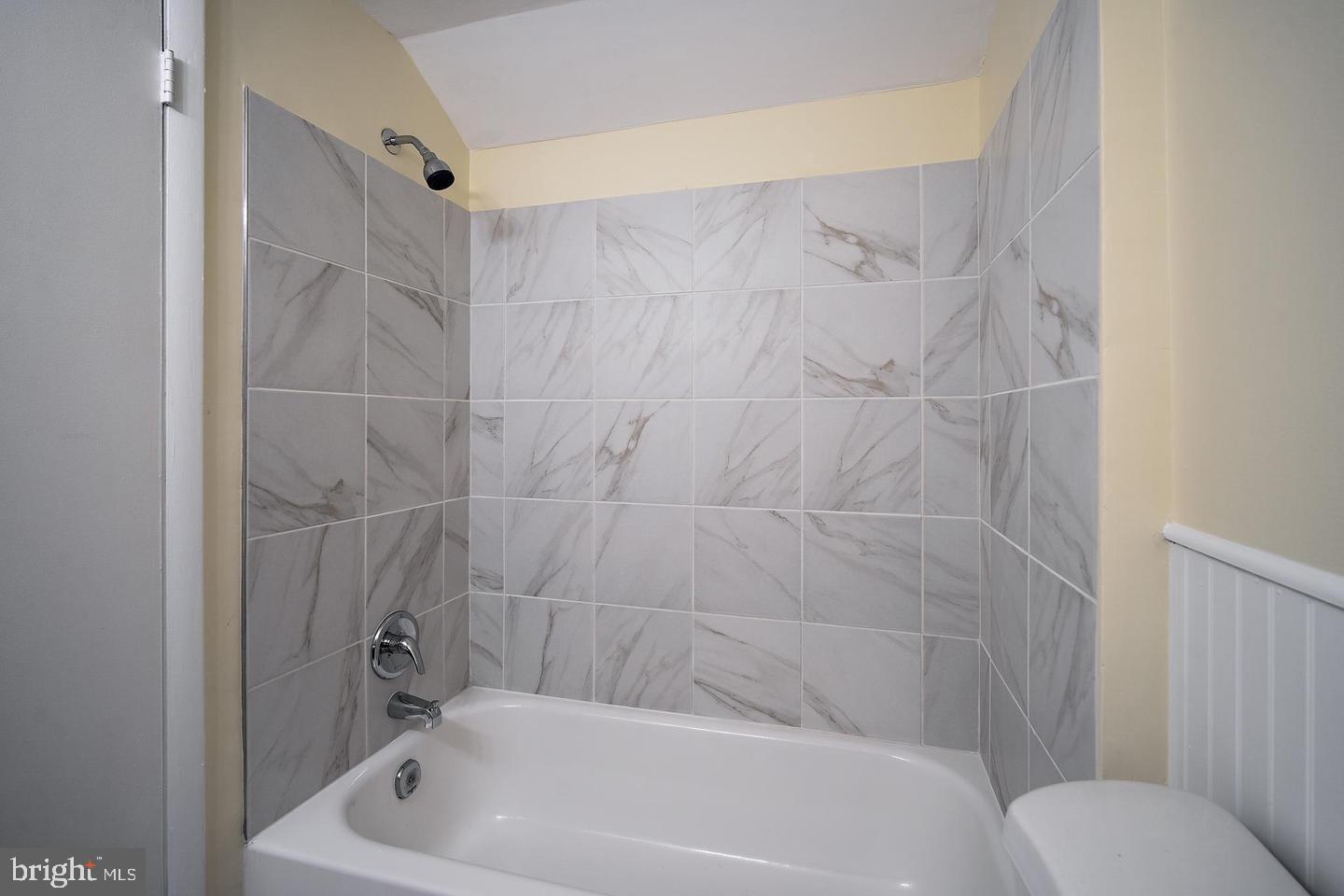 NORTH CREEK - Residential Lease