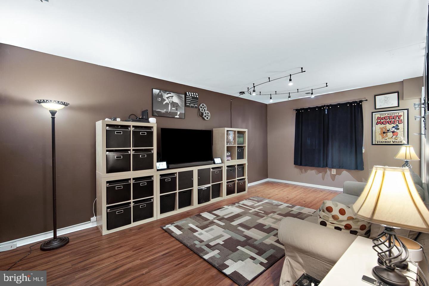 NORTH CREEK - Residential Lease