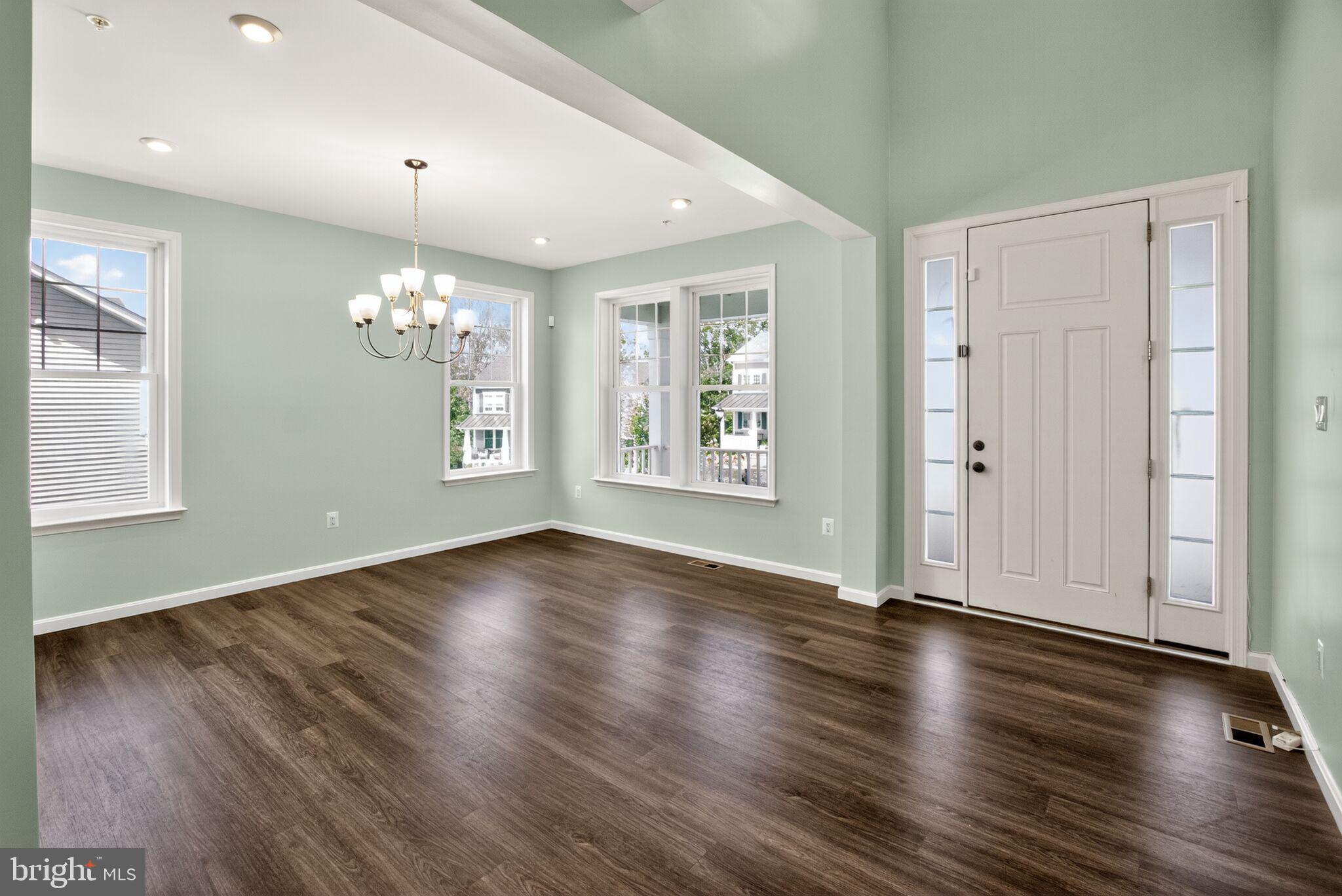 812 KAPLON COURT