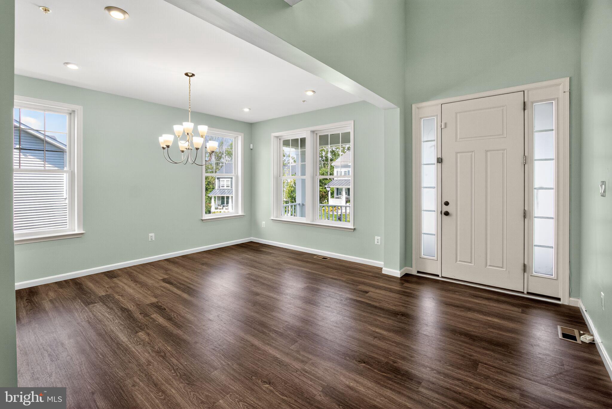 812 KAPLON COURT