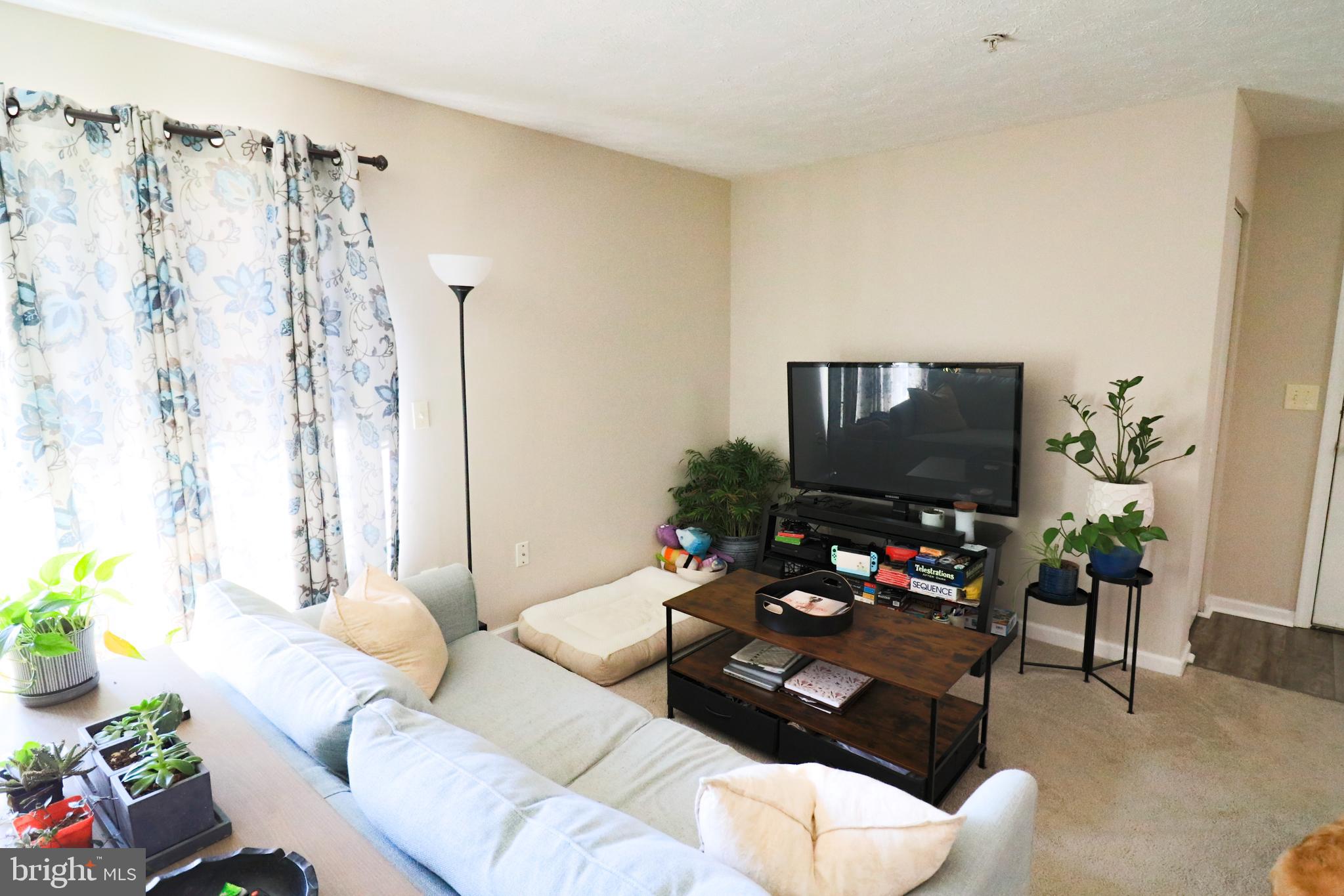 PARKVIEW CONDOMINIUMS - Residential Lease