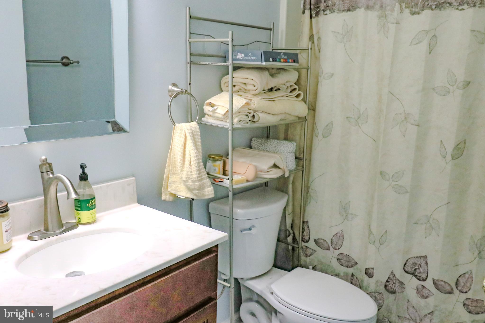 PARKVIEW CONDOMINIUMS - Residential Lease