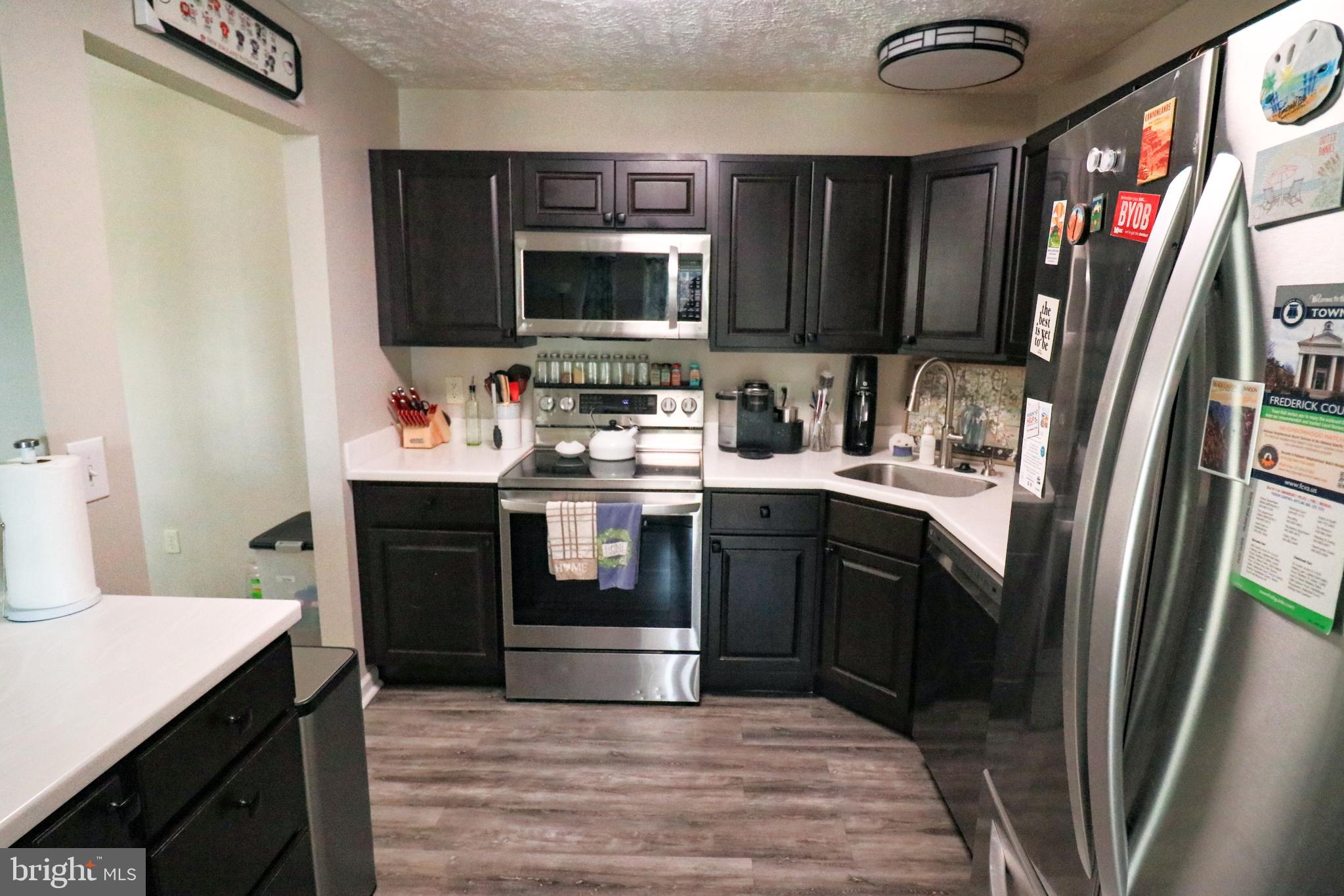 PARKVIEW CONDOMINIUMS - Residential Lease