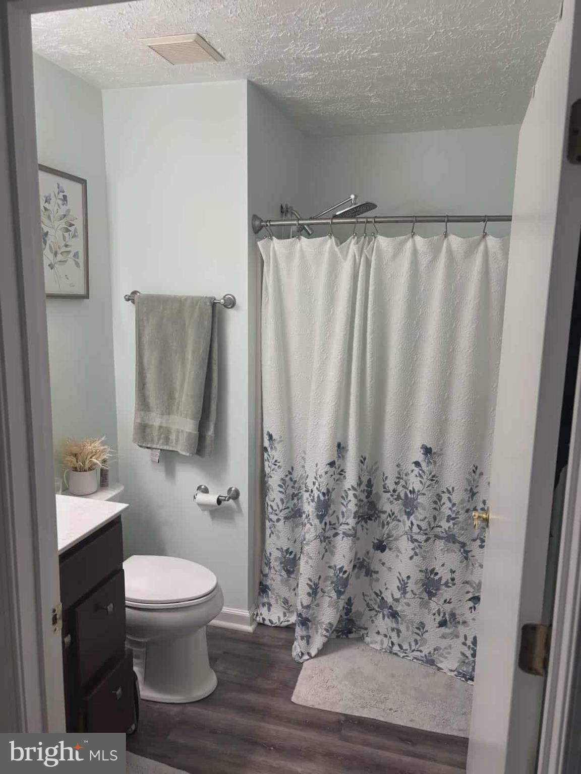 PARKVIEW CONDOMINIUMS - Residential Lease