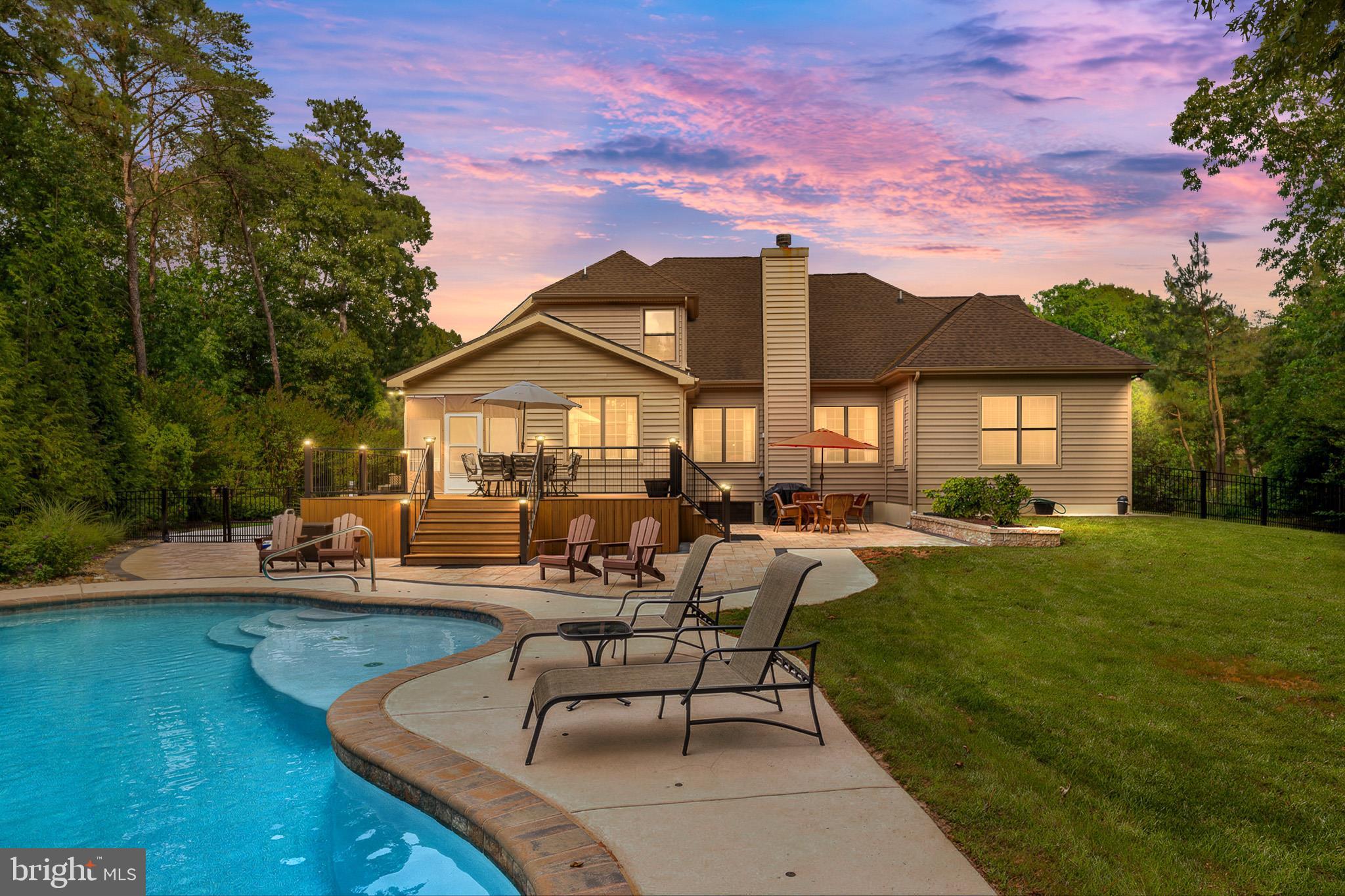 18093 WHITE OAK DRIVE