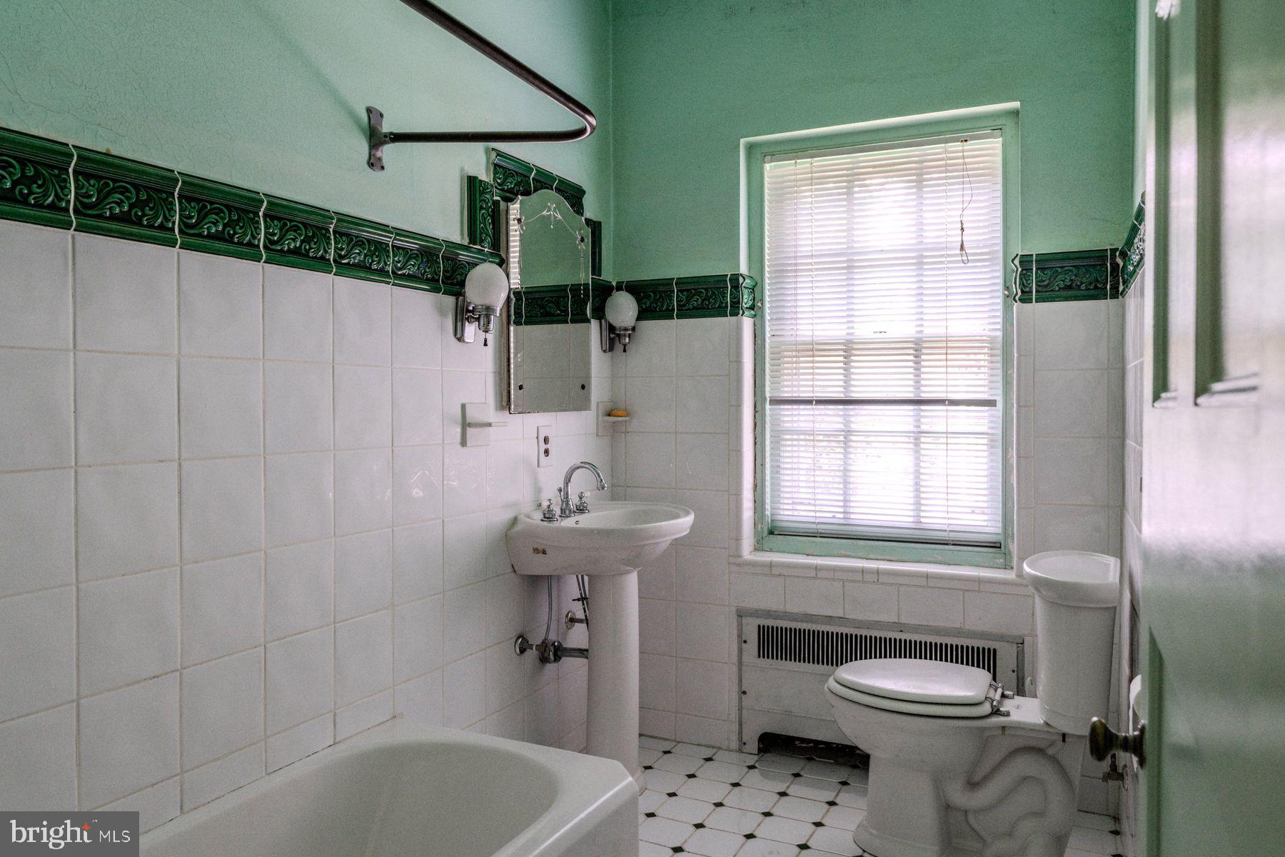 PHILADELPHIA (NORTHWEST) - Residential