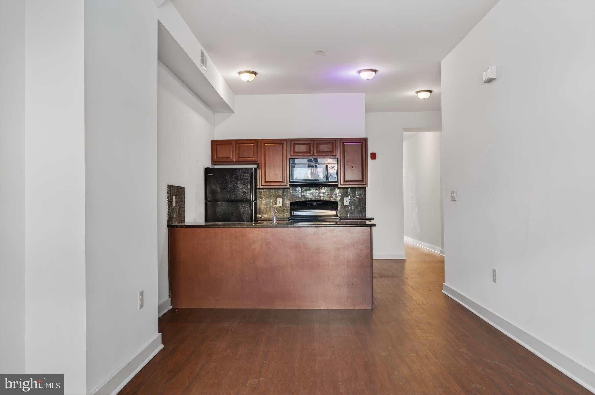 6028 MARKET STREET 2