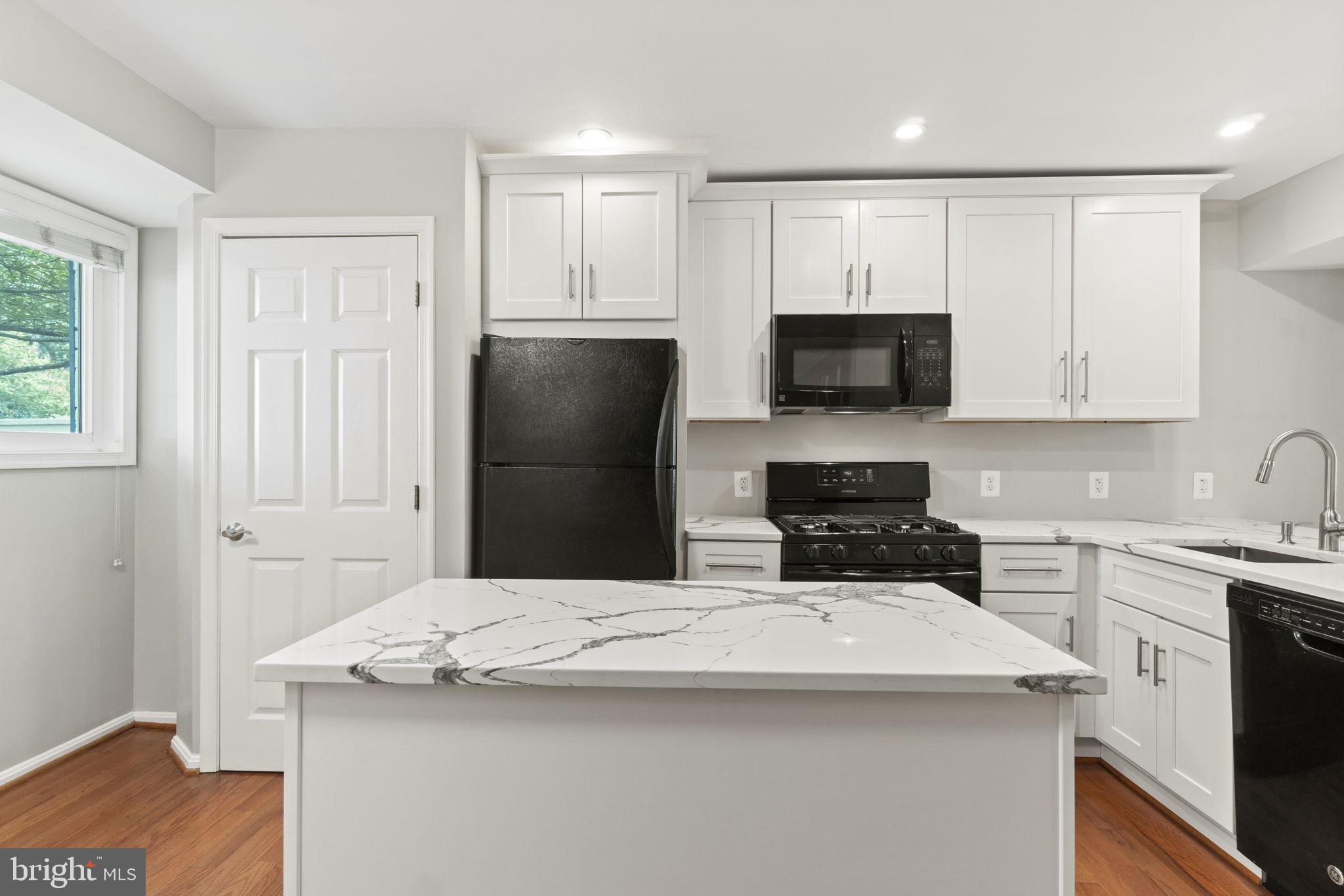 PARKSIDE AT ALEXANDRIA - Residential