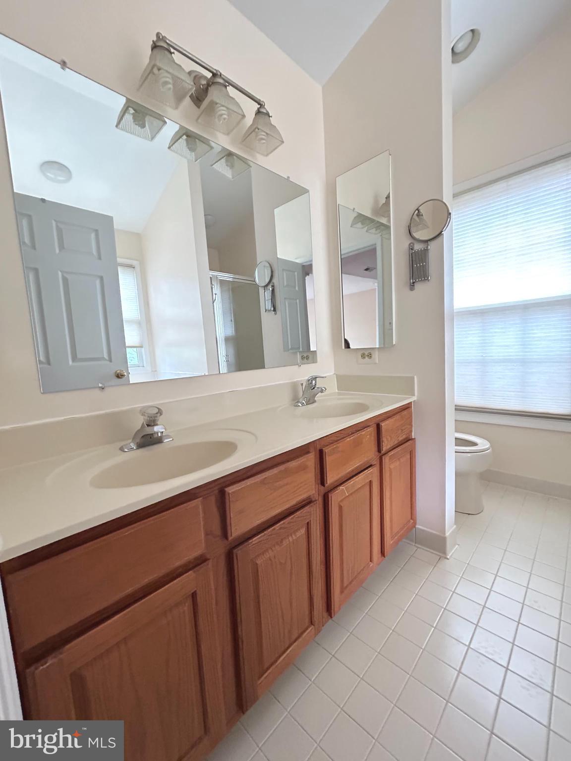 ROSE HILL FALLS - Residential