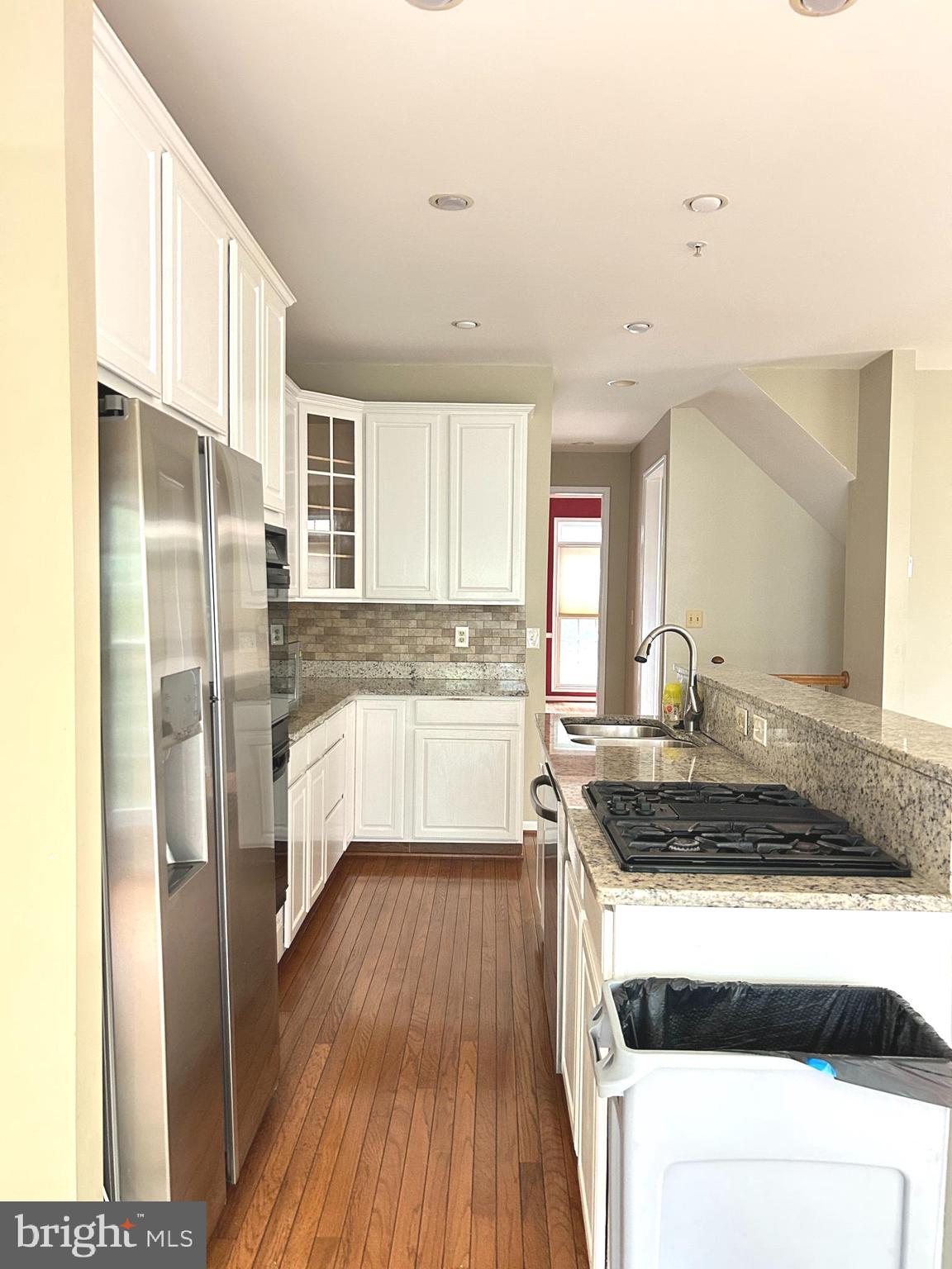 ROSE HILL FALLS - Residential