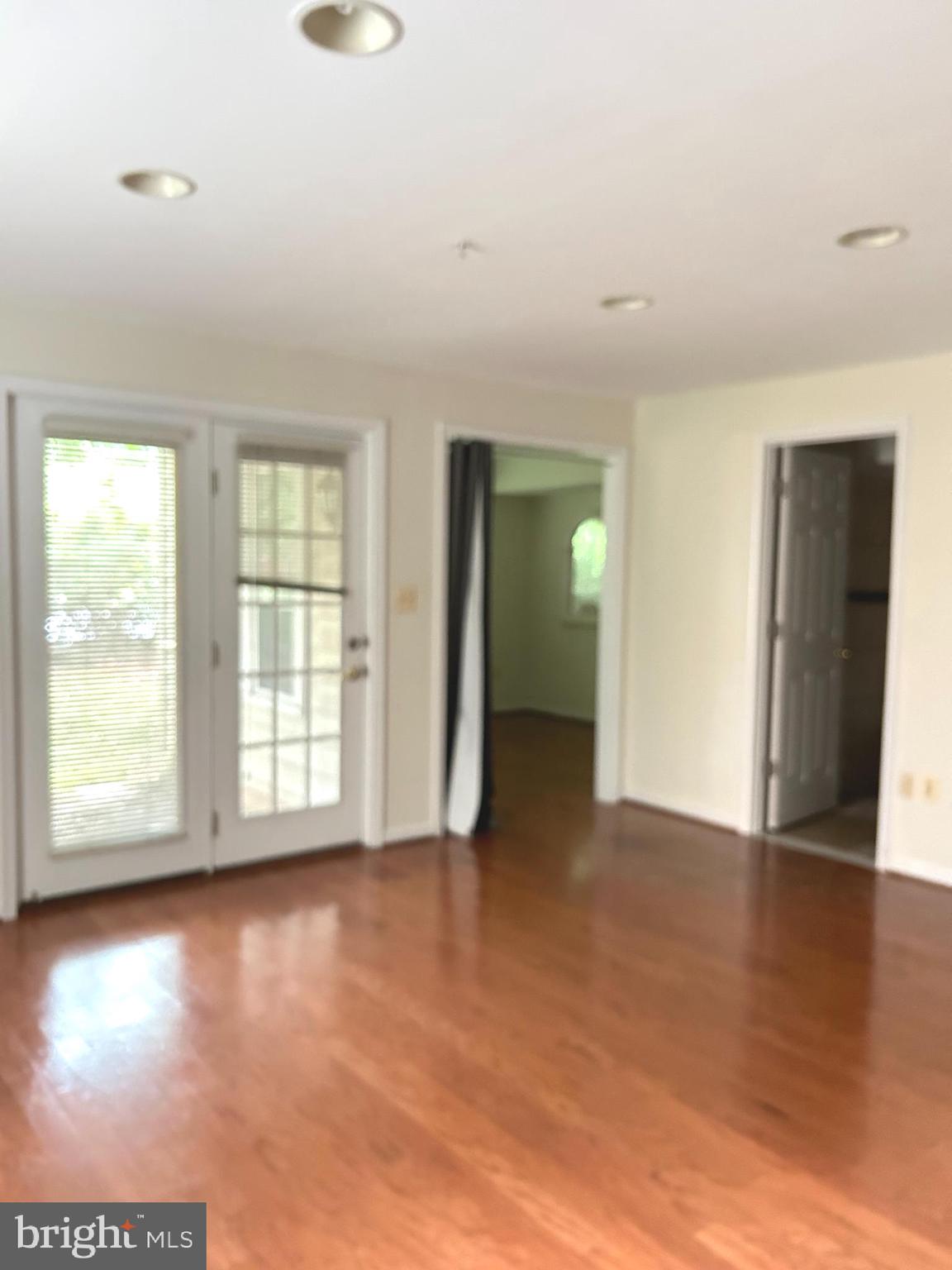 ROSE HILL FALLS - Residential