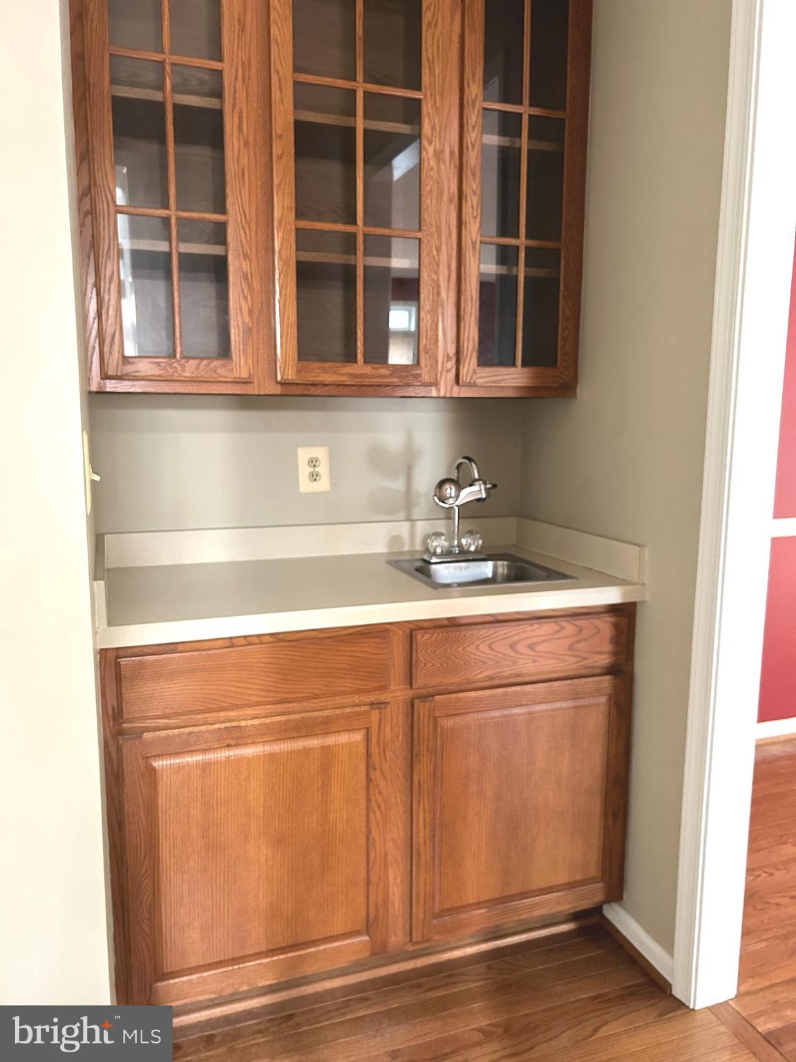 ROSE HILL FALLS - Residential