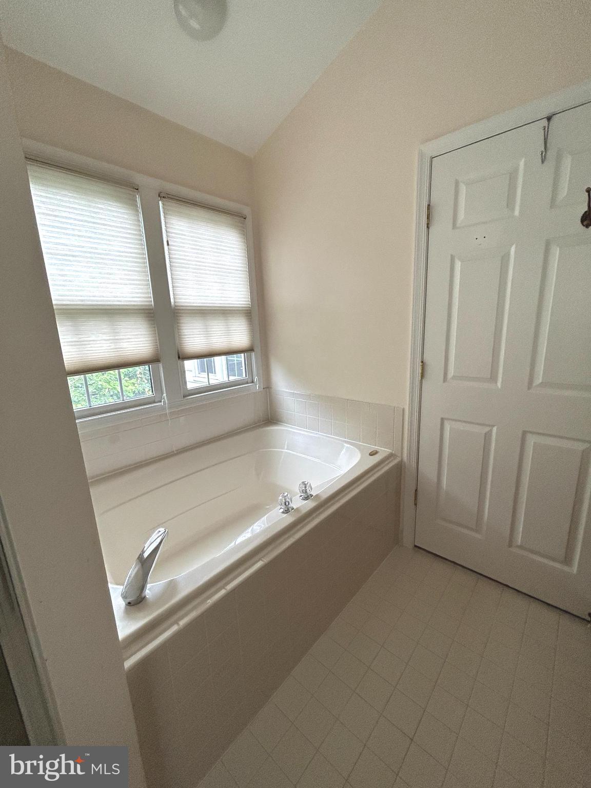 ROSE HILL FALLS - Residential