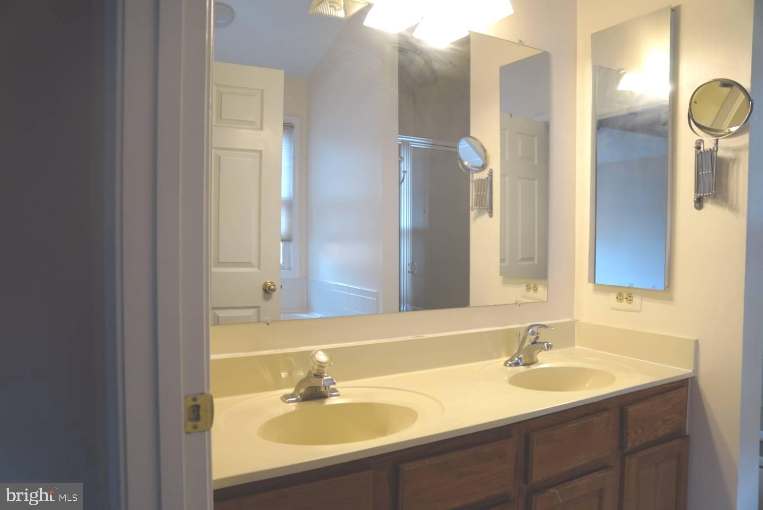 ROSE HILL FALLS - Residential