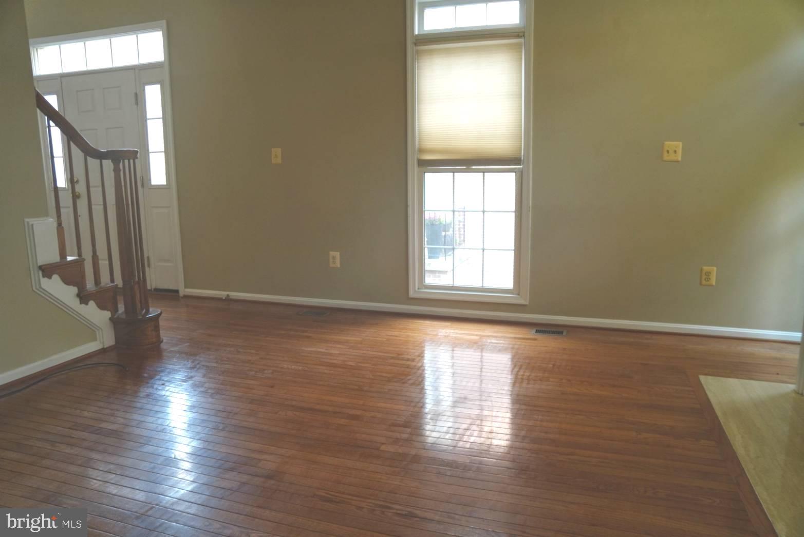 ROSE HILL FALLS - Residential