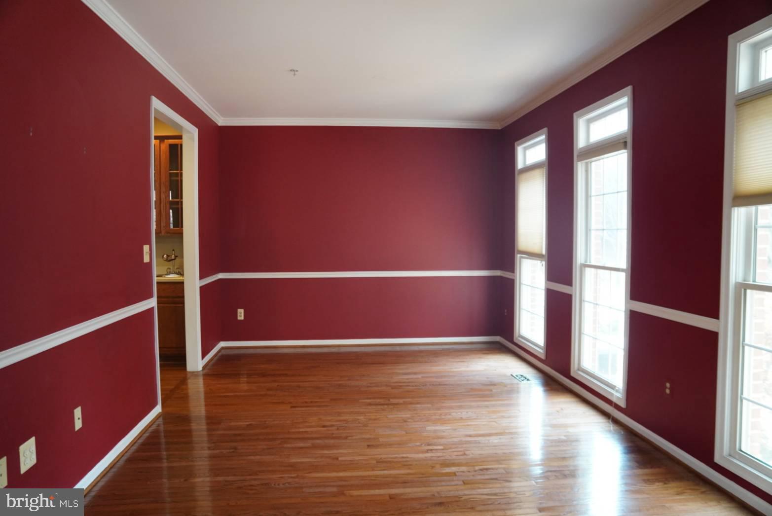 ROSE HILL FALLS - Residential