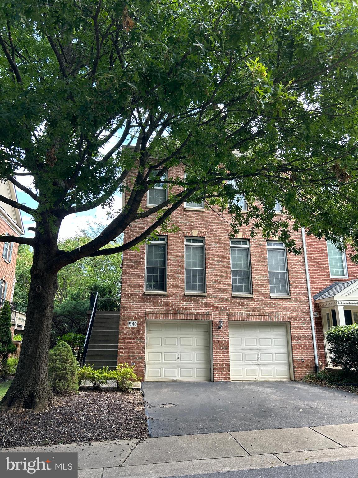 ROSE HILL FALLS - Residential