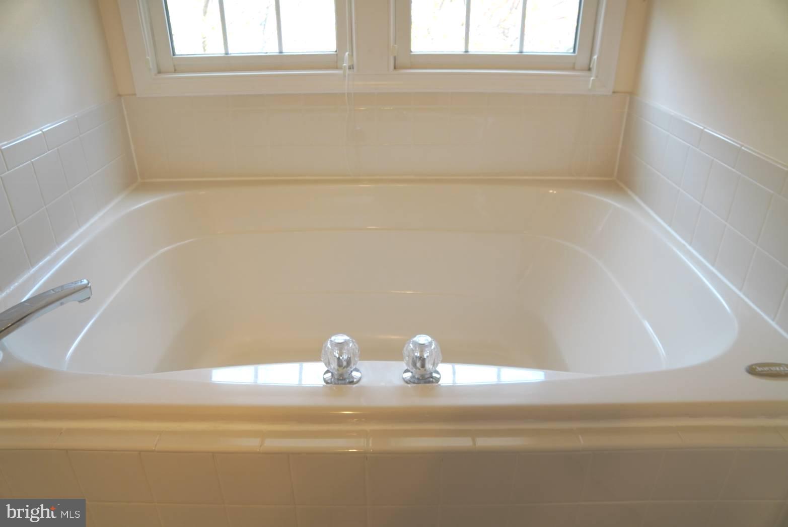 ROSE HILL FALLS - Residential