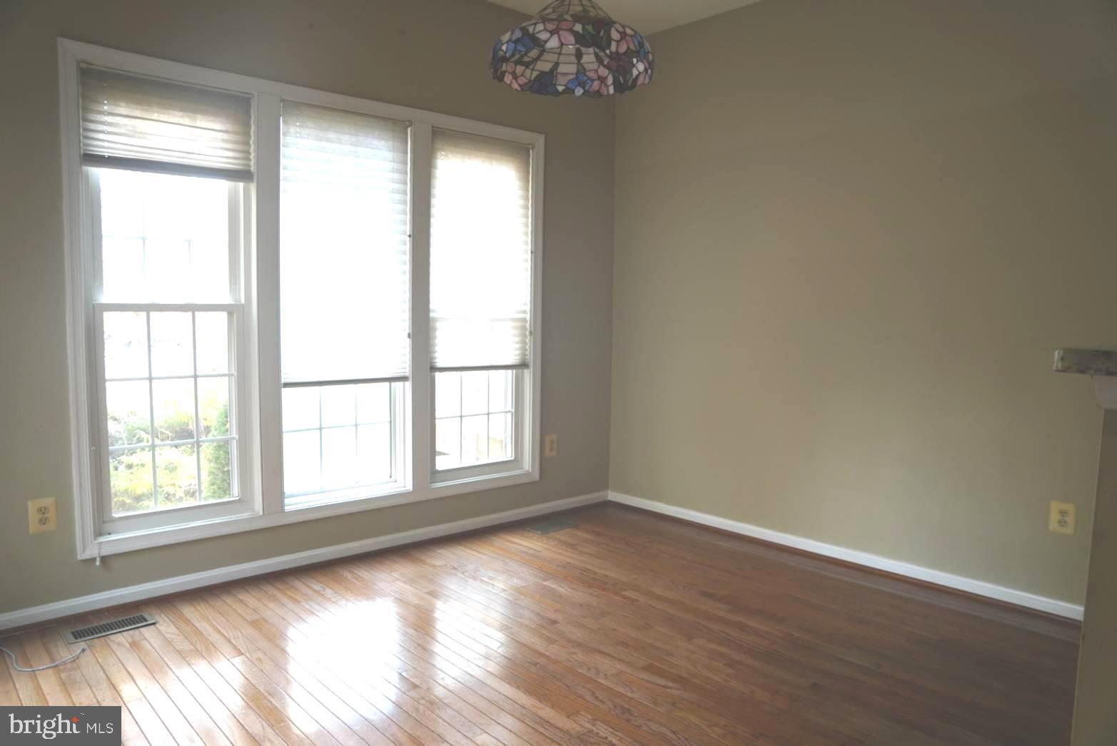 ROSE HILL FALLS - Residential