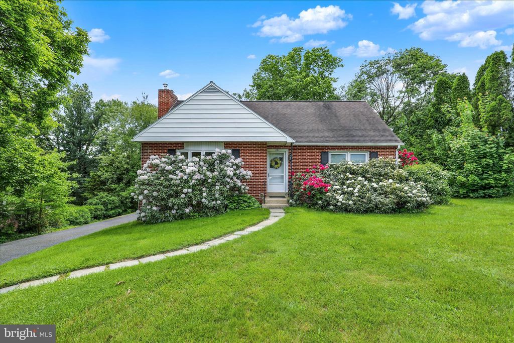 Photo of 36 Peacock Drive, LANCASTER, PA 17601 (MLS # PALA2088036)