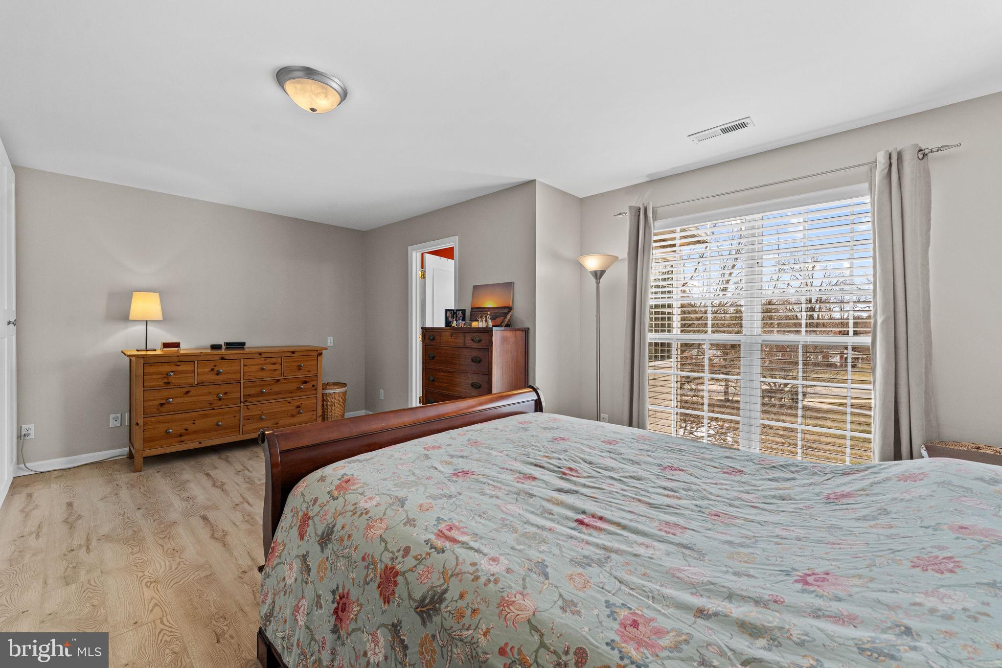 LONGFORD CROSSING - Residential