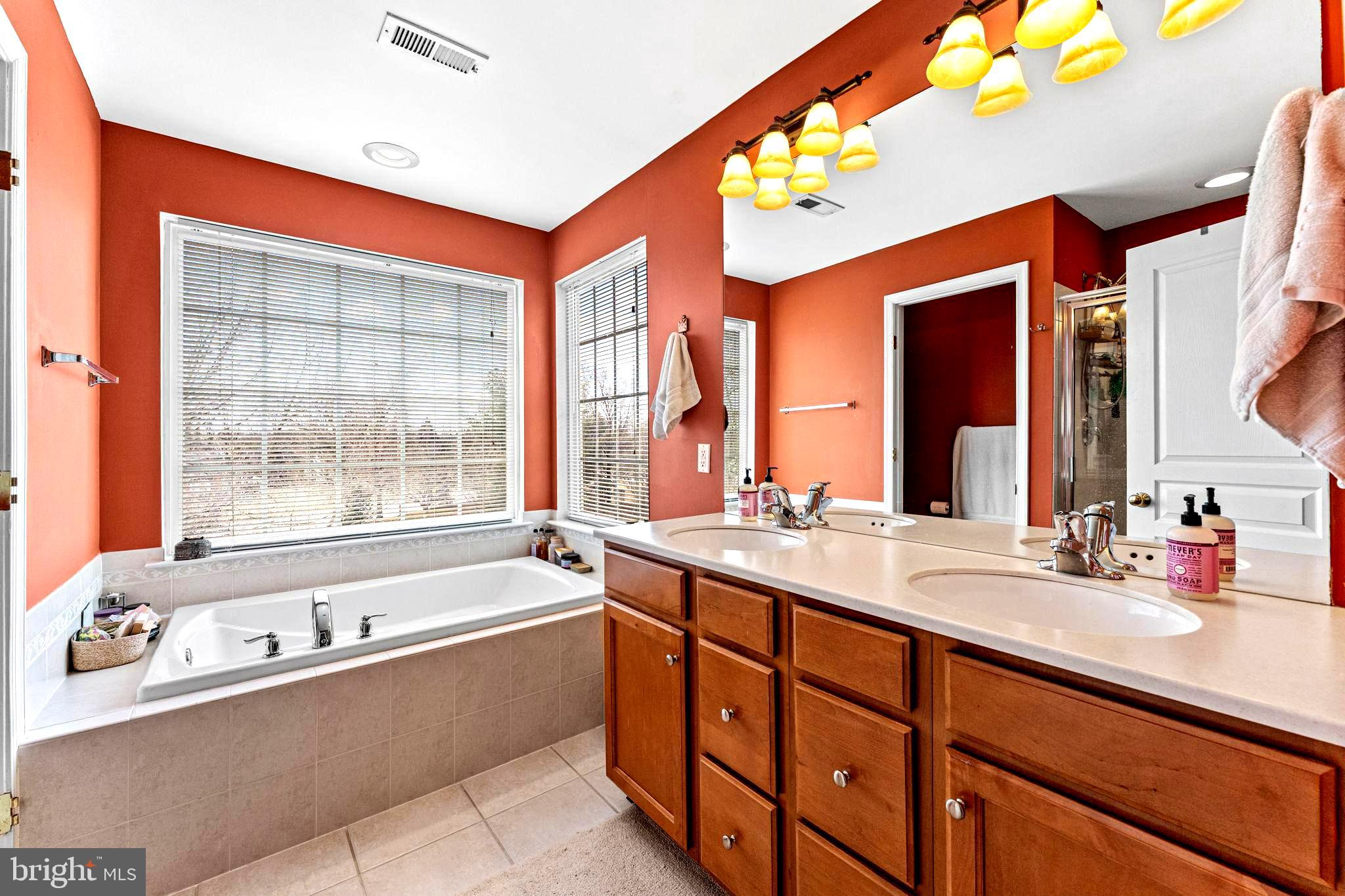 LONGFORD CROSSING - Residential