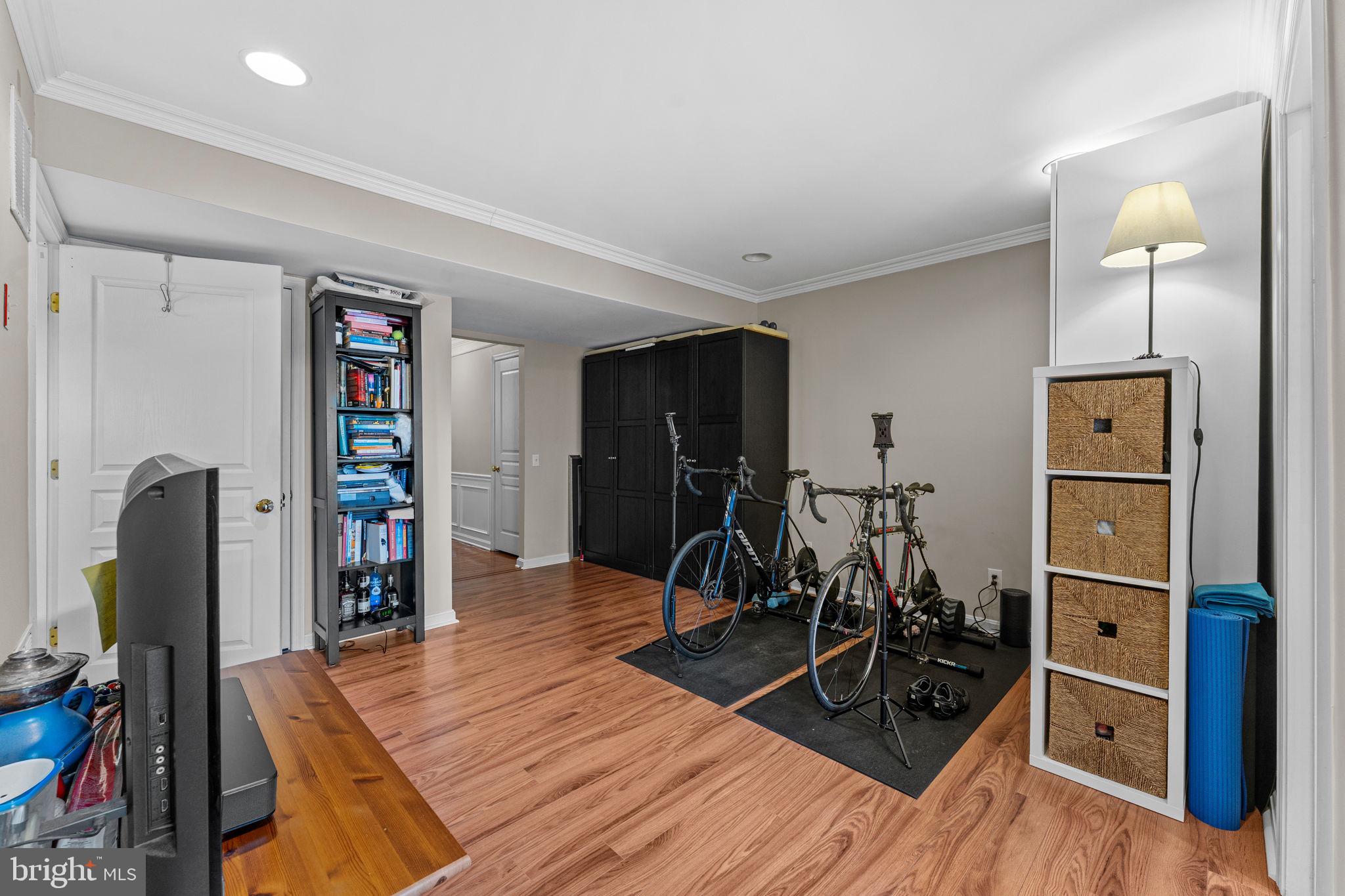 LONGFORD CROSSING - Residential