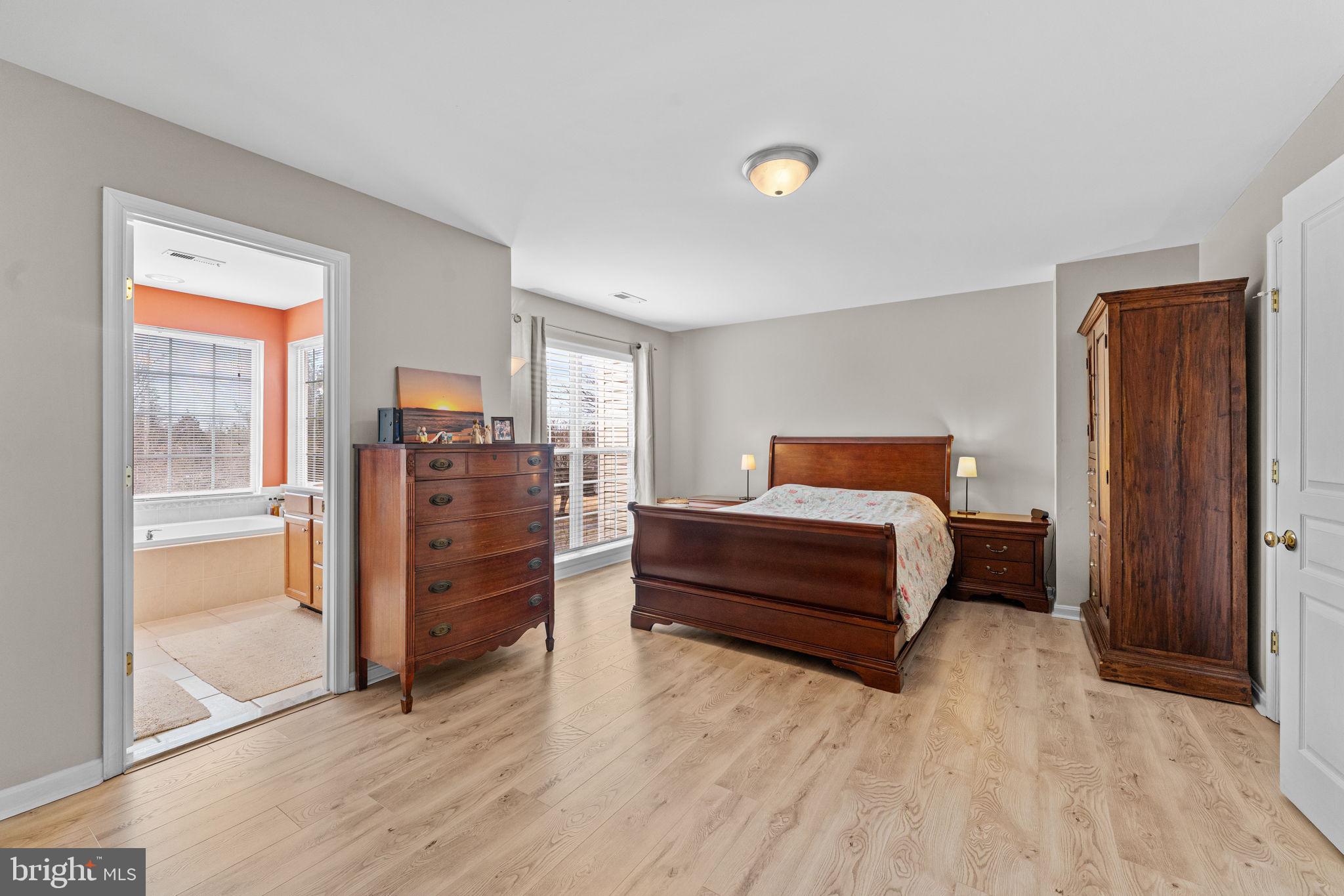 LONGFORD CROSSING - Residential