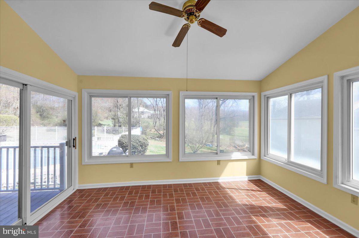 DONOMORE FARMS - Residential