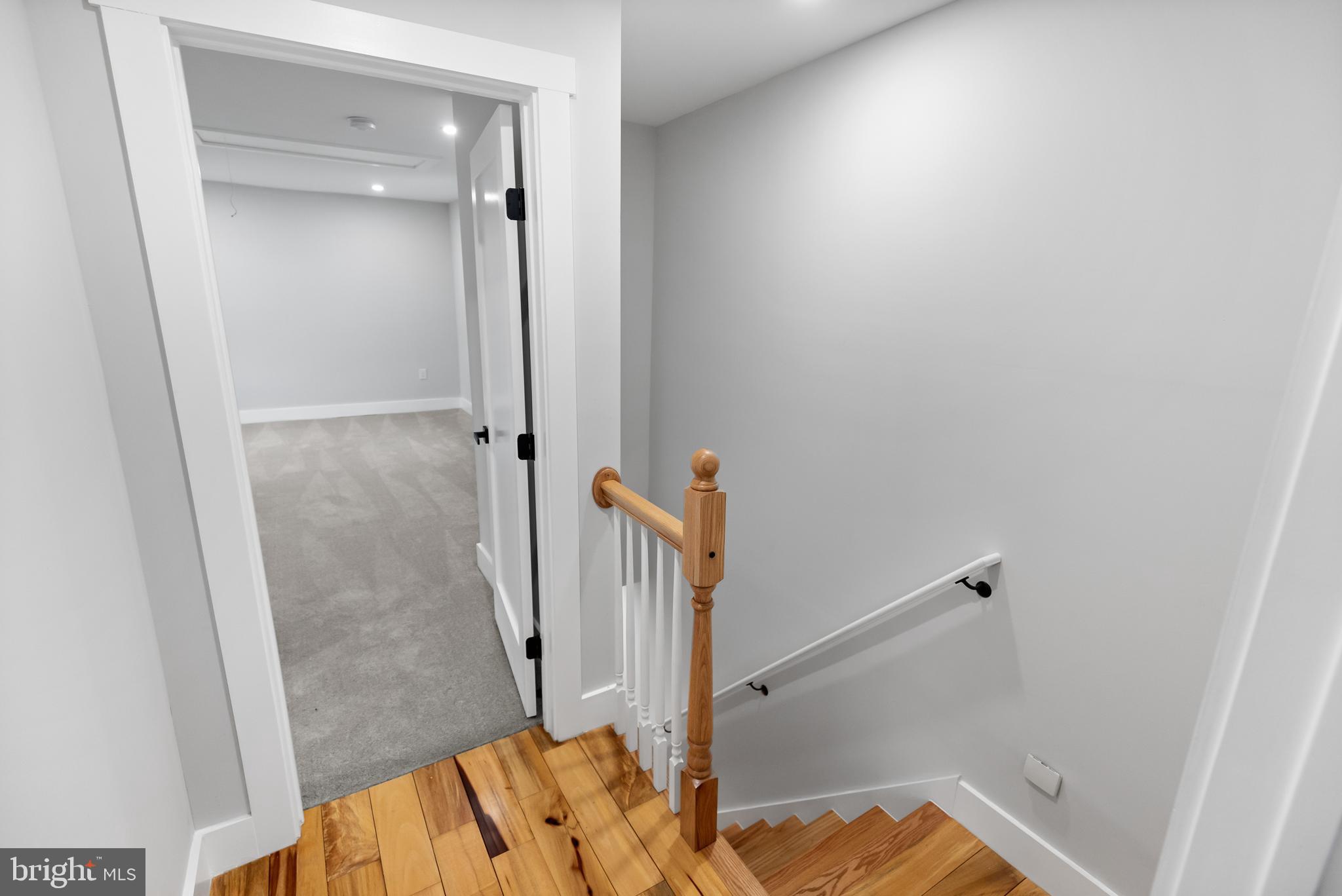 LAUREL - Residential