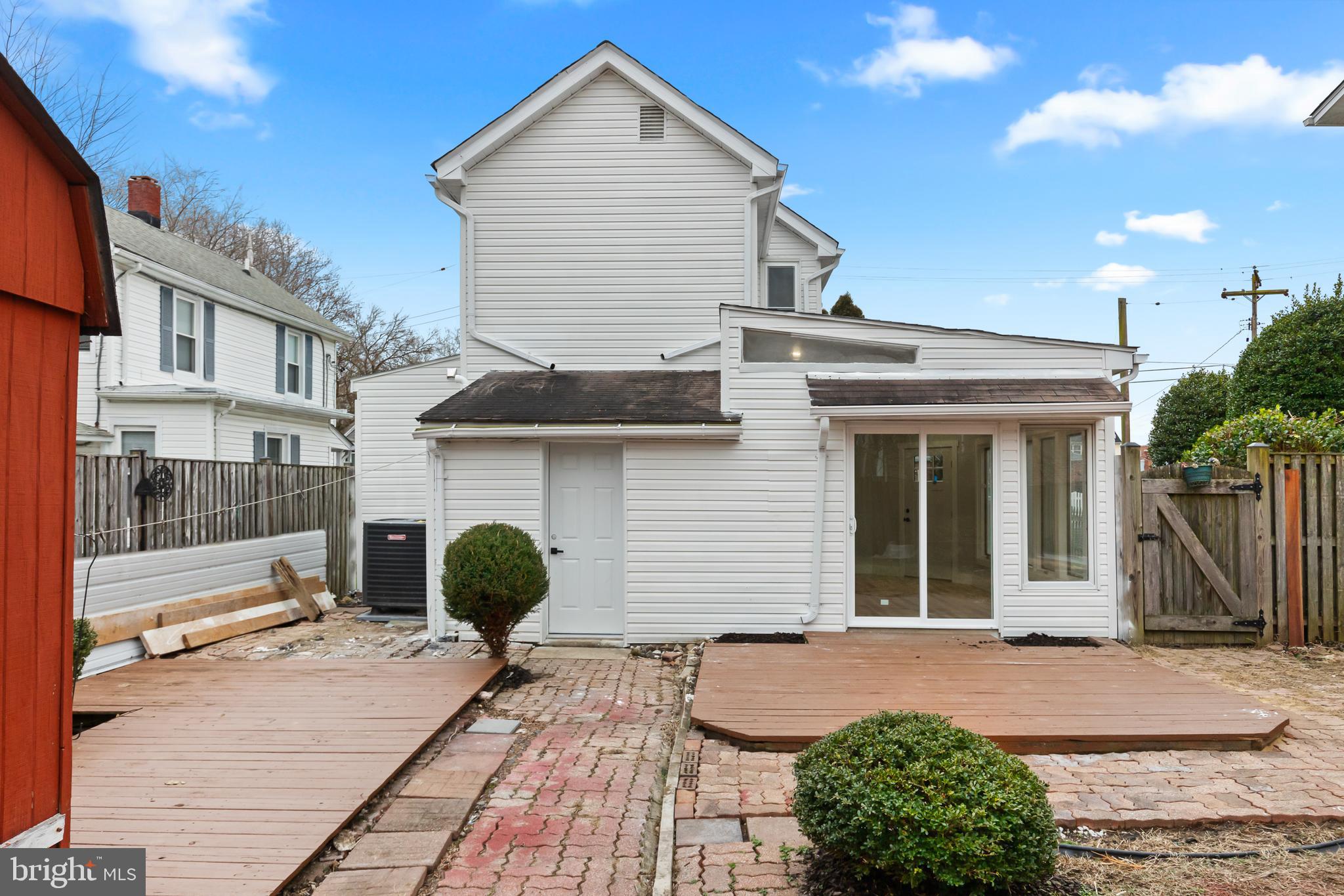 LAUREL - Residential