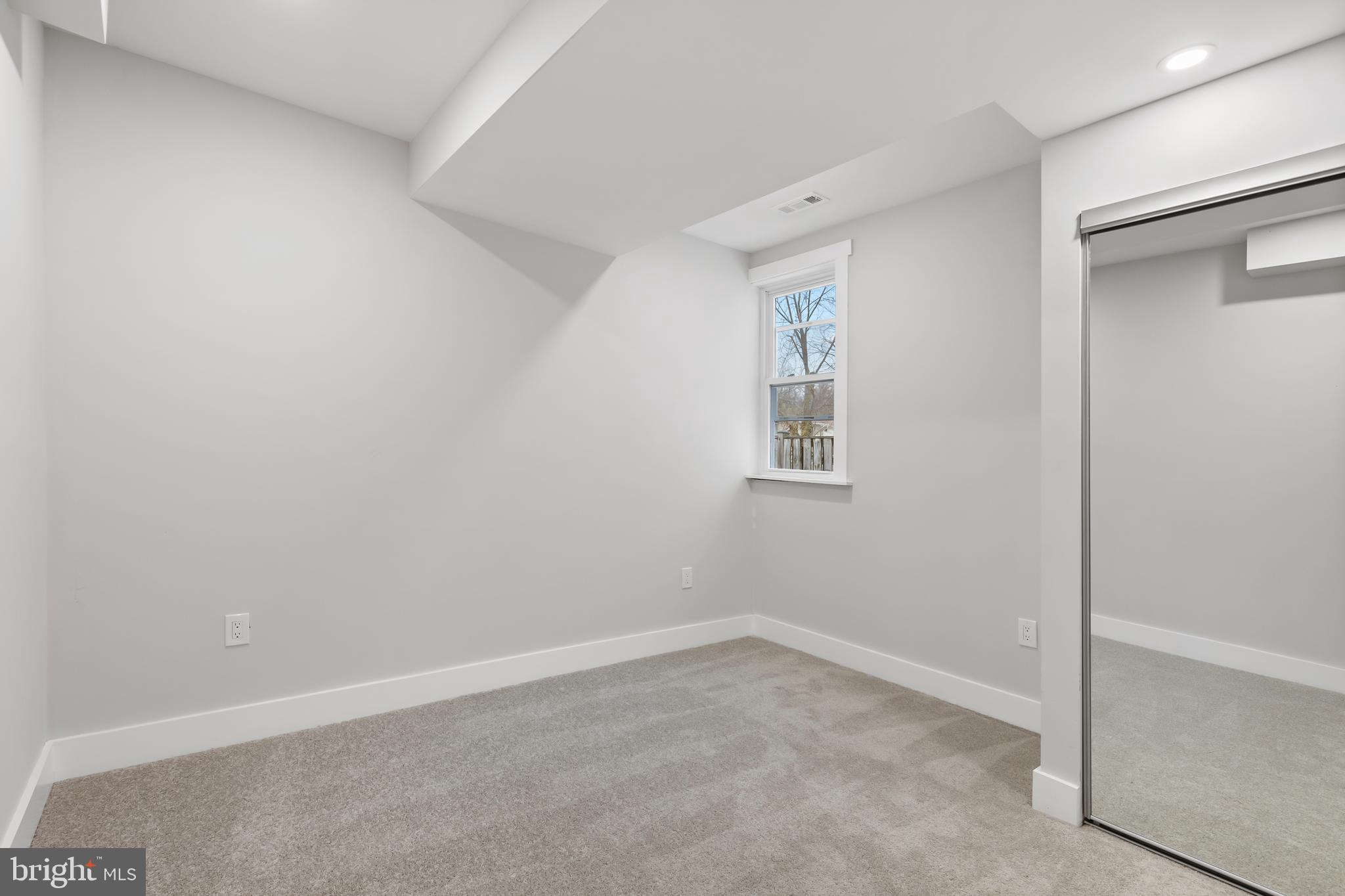 LAUREL - Residential