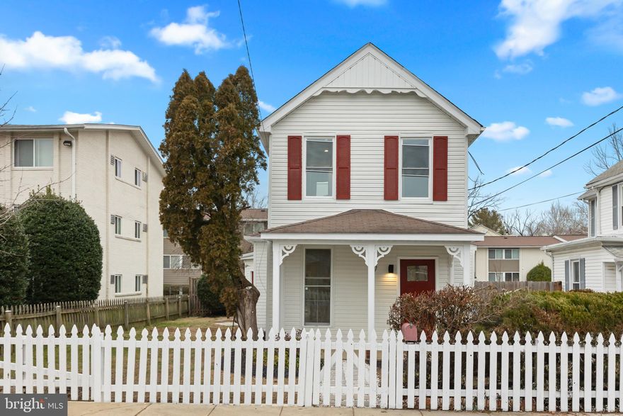 * MLS SERVICE ONLY*** BEAUTIFUL HOME NEAR RIVERFRONT PARK***
 FULLY RENOVATED   *****Walking distance to shops and restaurants in the city of laurel;  FEATURES NEW  FLOORS, NEW WINDOWS, NEW KITCHEN, NEW APPLIANCES, NEW BATHROOMS, NEW LIGHT FIXTURE, NEW COUNTER TOP, FRESHLY PAINTED AND MUCH MORE. OWER IS A LICENSE REALTOR.
Owner has permits to build a driveway and  will finish the driveway with a full price offer