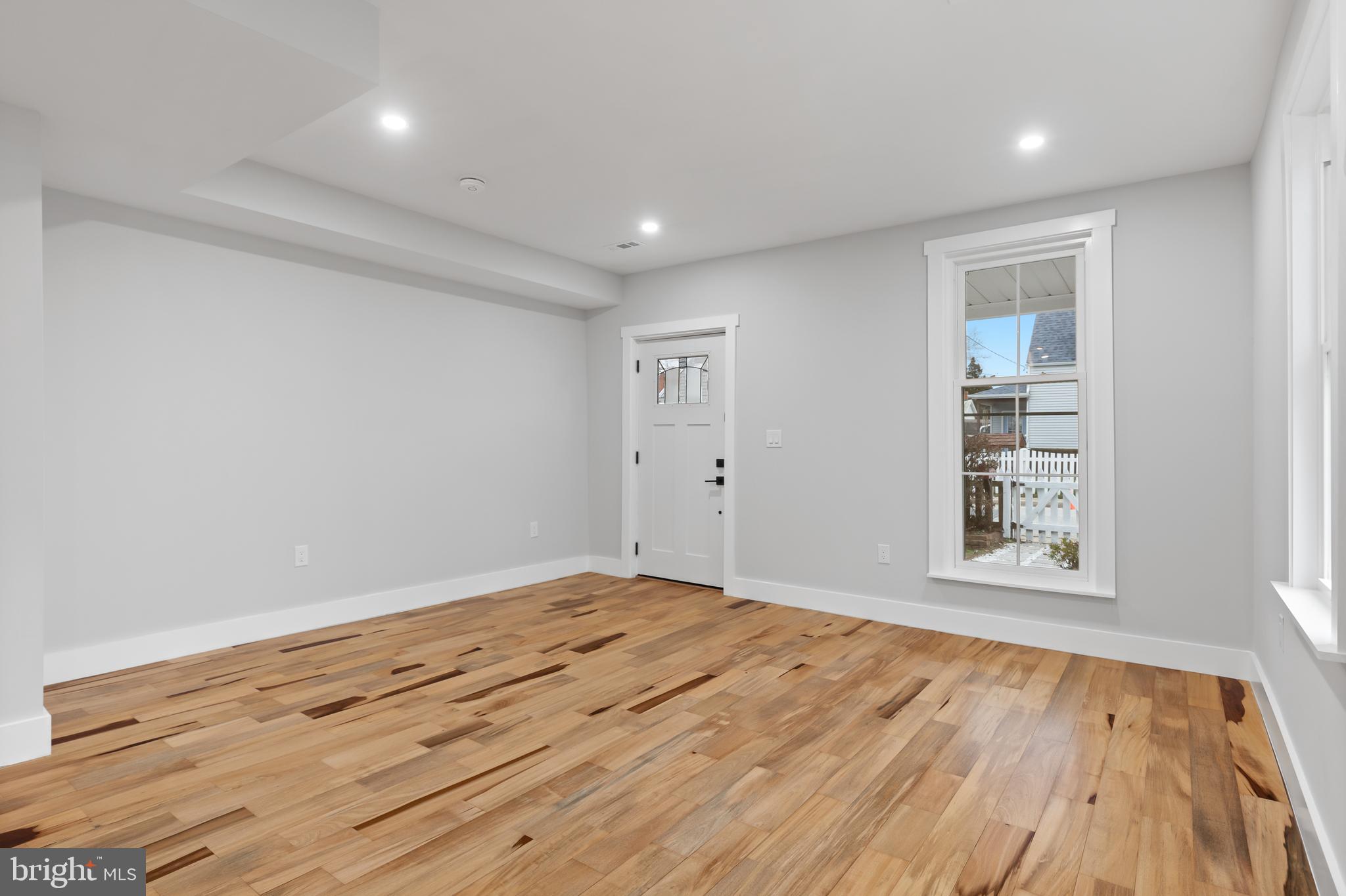 LAUREL - Residential