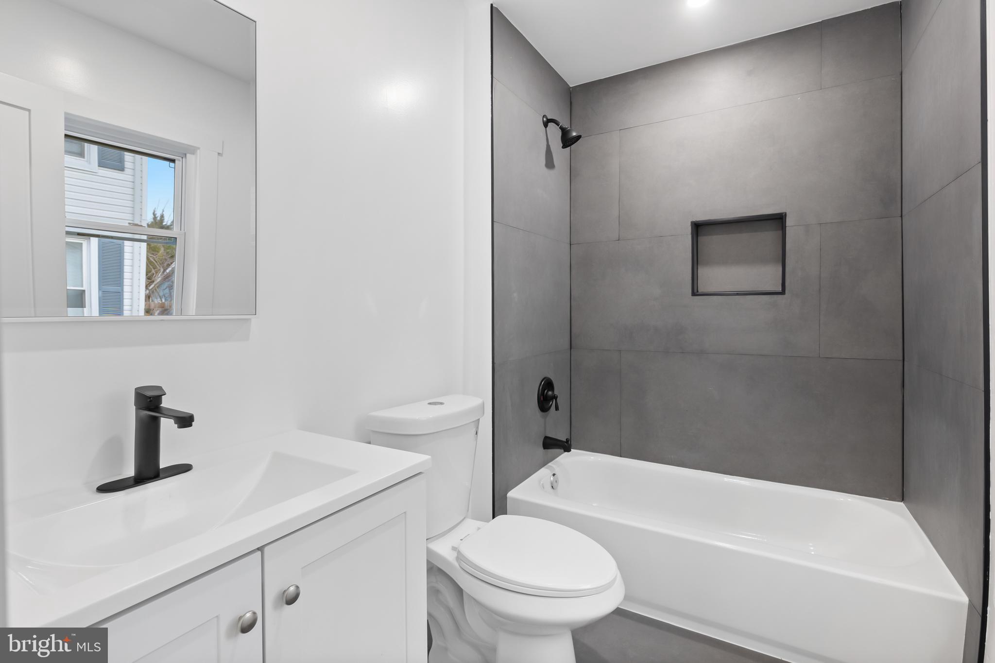 LAUREL - Residential